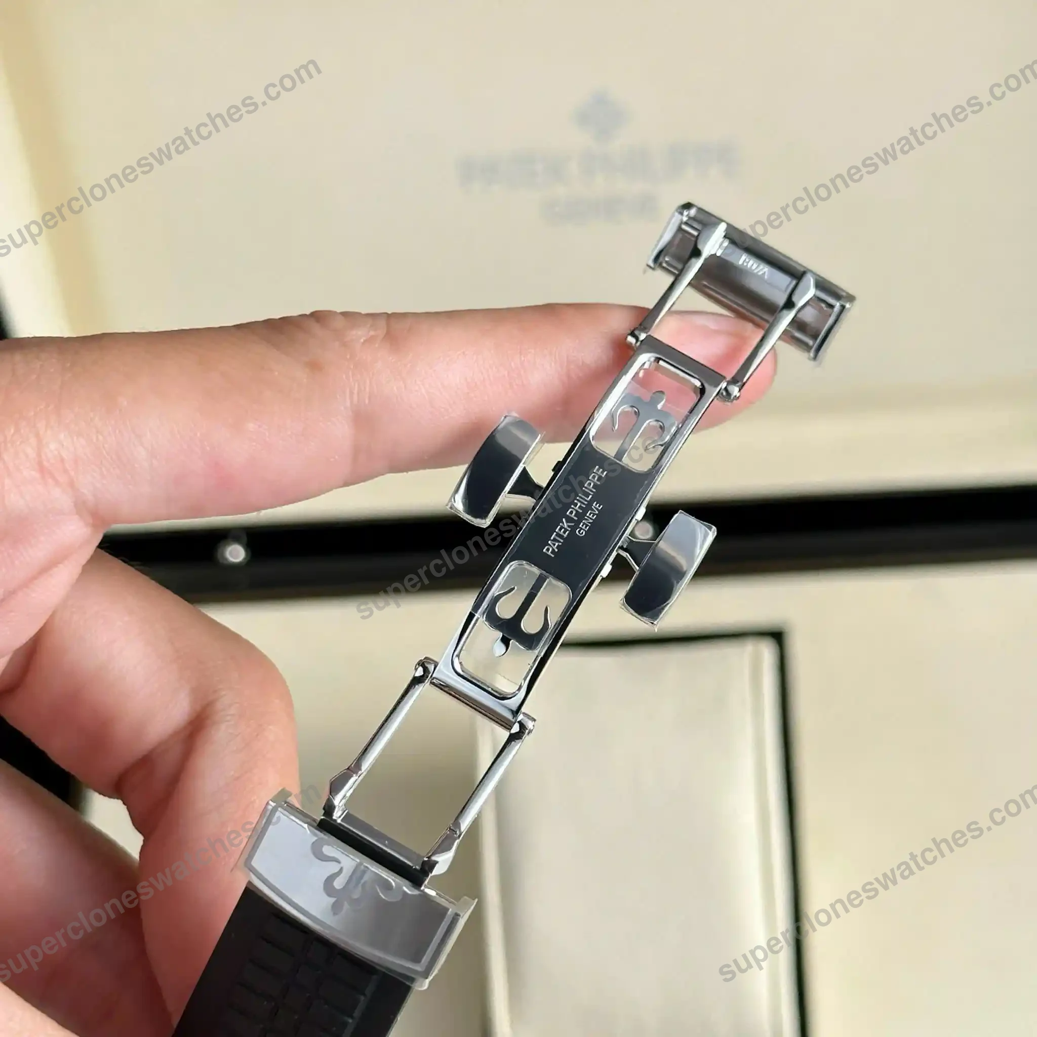 Super-Clone-Patek-Philippe-Aquanaut-5167A-001-Grey-Dial-V3-Update-11