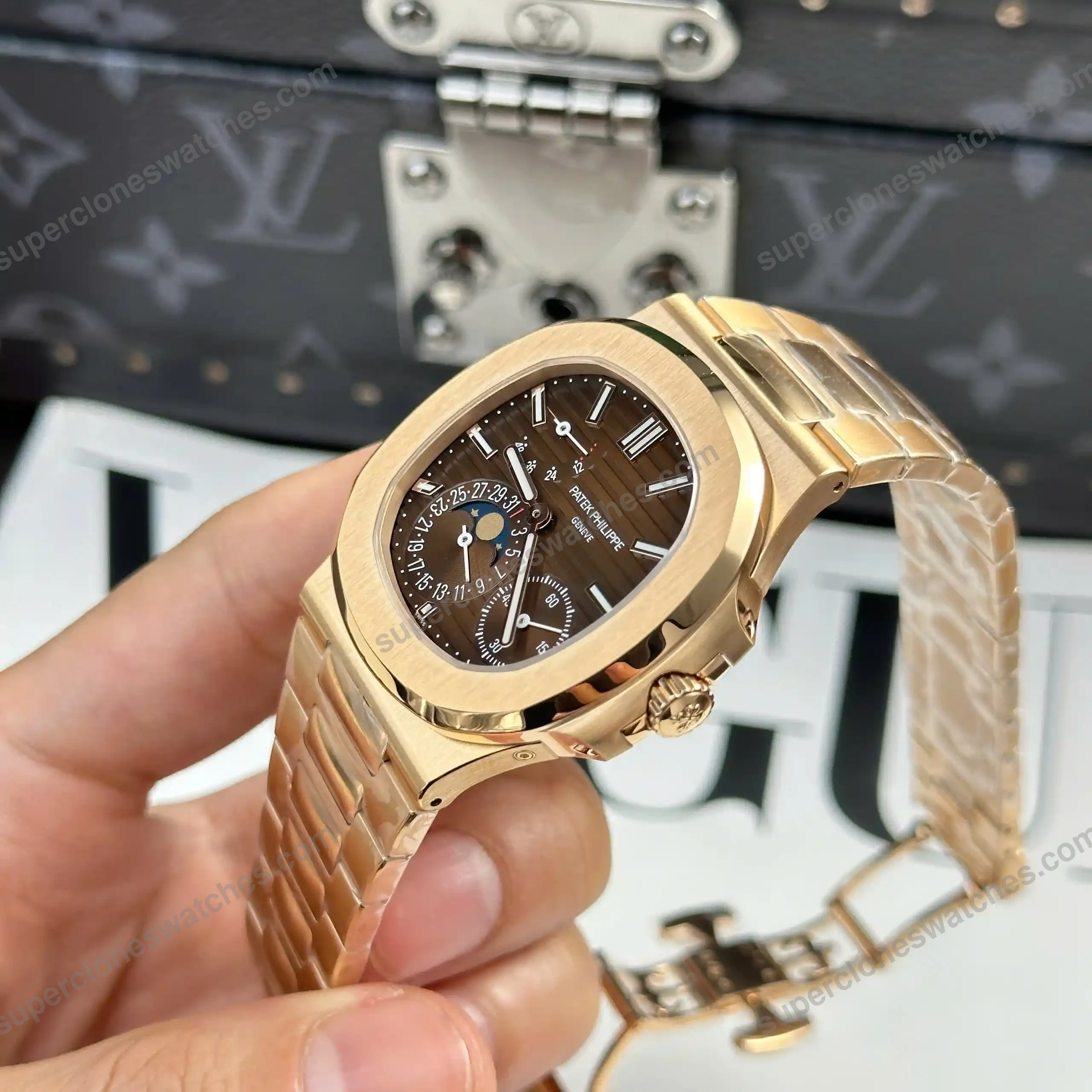 Super-Clone-Patek-Philippe-Nautilus-57121R-–-001-Chocolate-Dial-V3-5