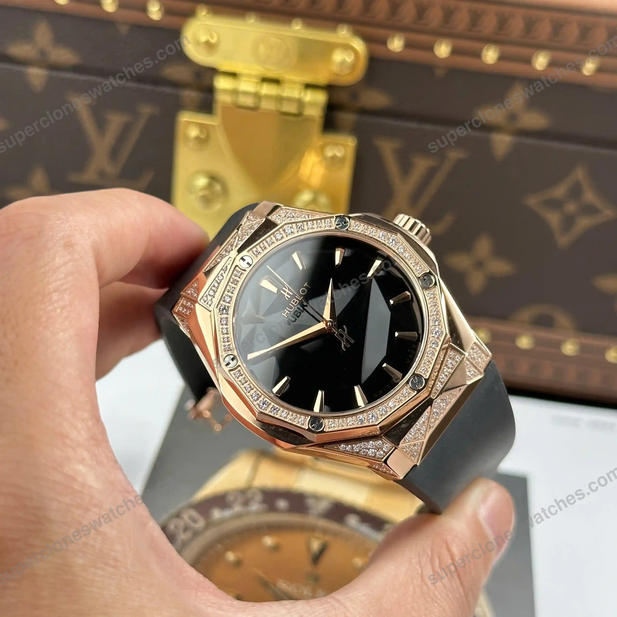 Super-Clone-Hublot-Classic-Fusion-Orlinski-King-Gold-Alternative-Pave-550.OS_.18-2