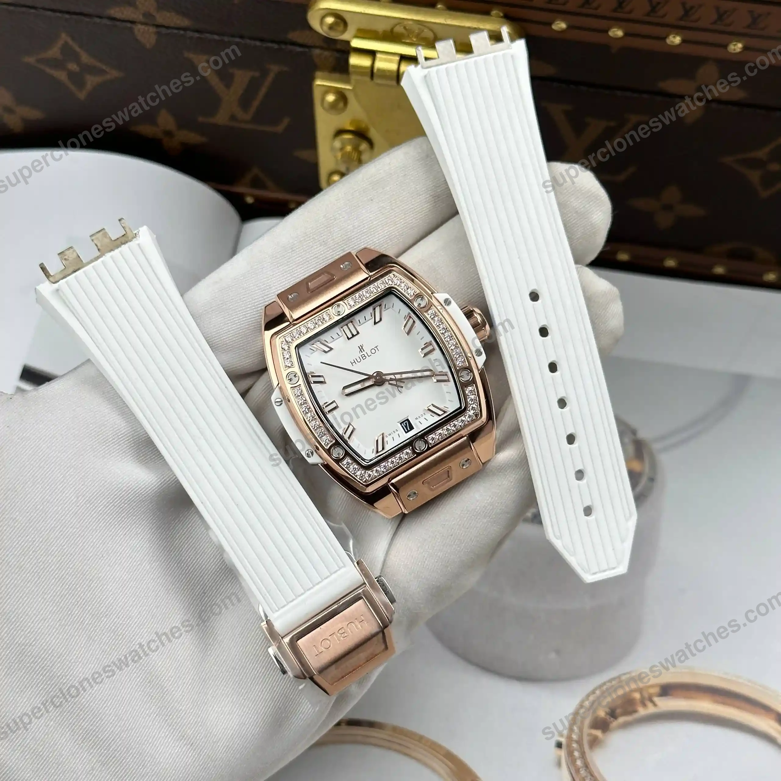 Super-Clone-Hublot-Spirit-Of-Big-Bang-Titanium-White-Diamonds-665.OE_.2080.RW_.120-2