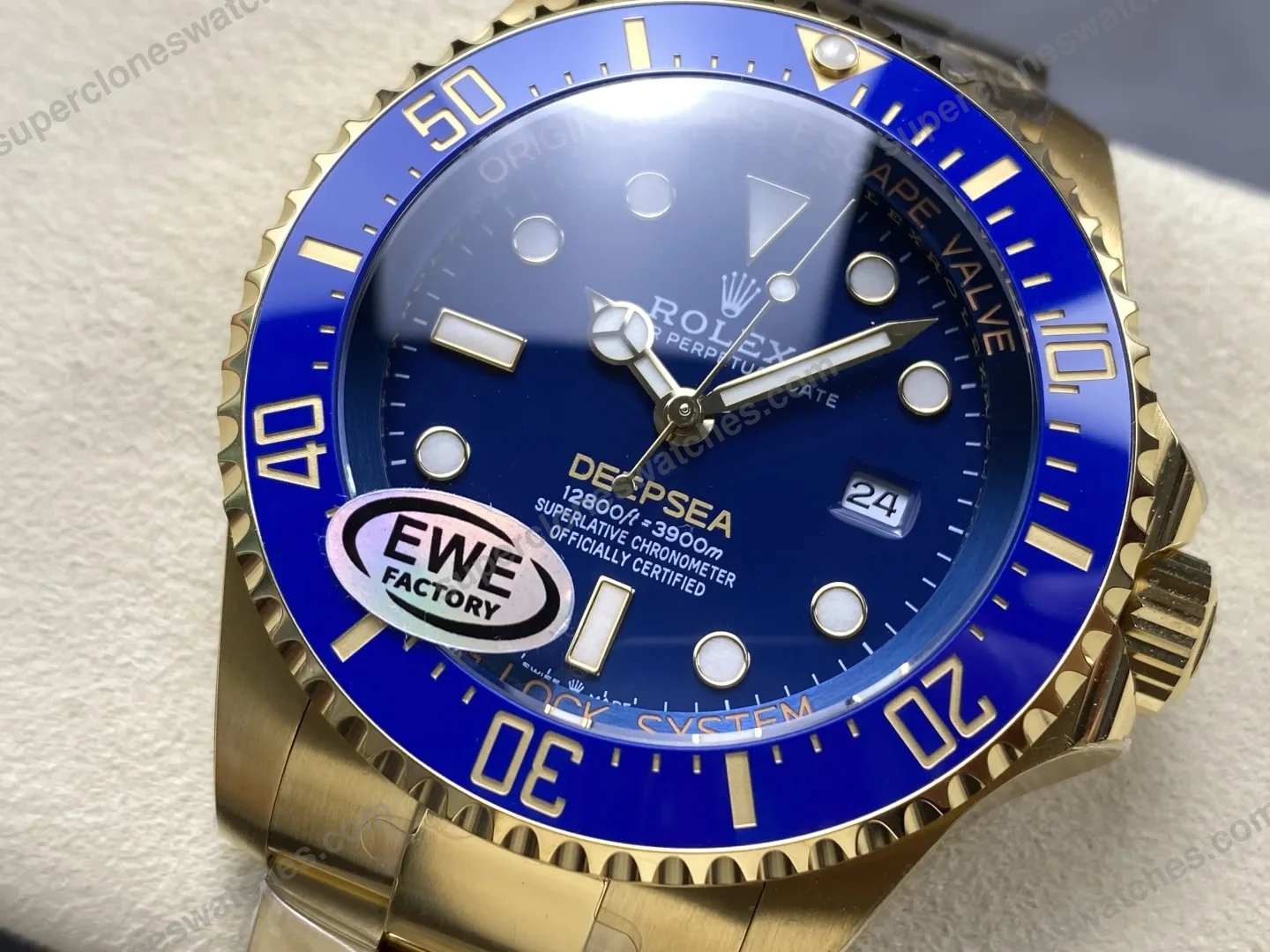 super-clone-rolex-deepsea-sea-dweller-136668lb-2024-view-3