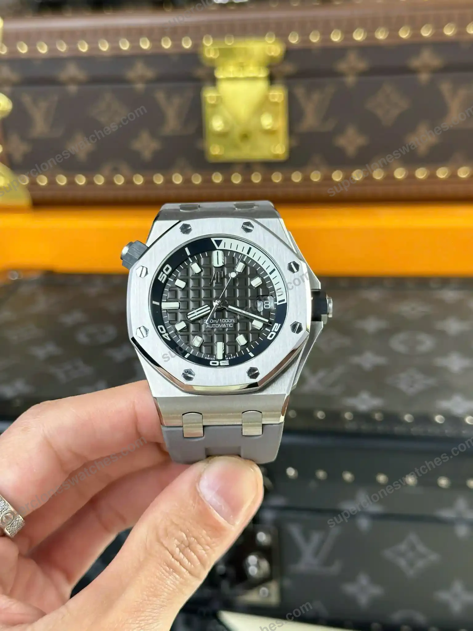 Super-Clone-Audemars-Piguet-Royal-Oak-Offshore-Diver-15720ST-42mm-Grey-Dial-82-5