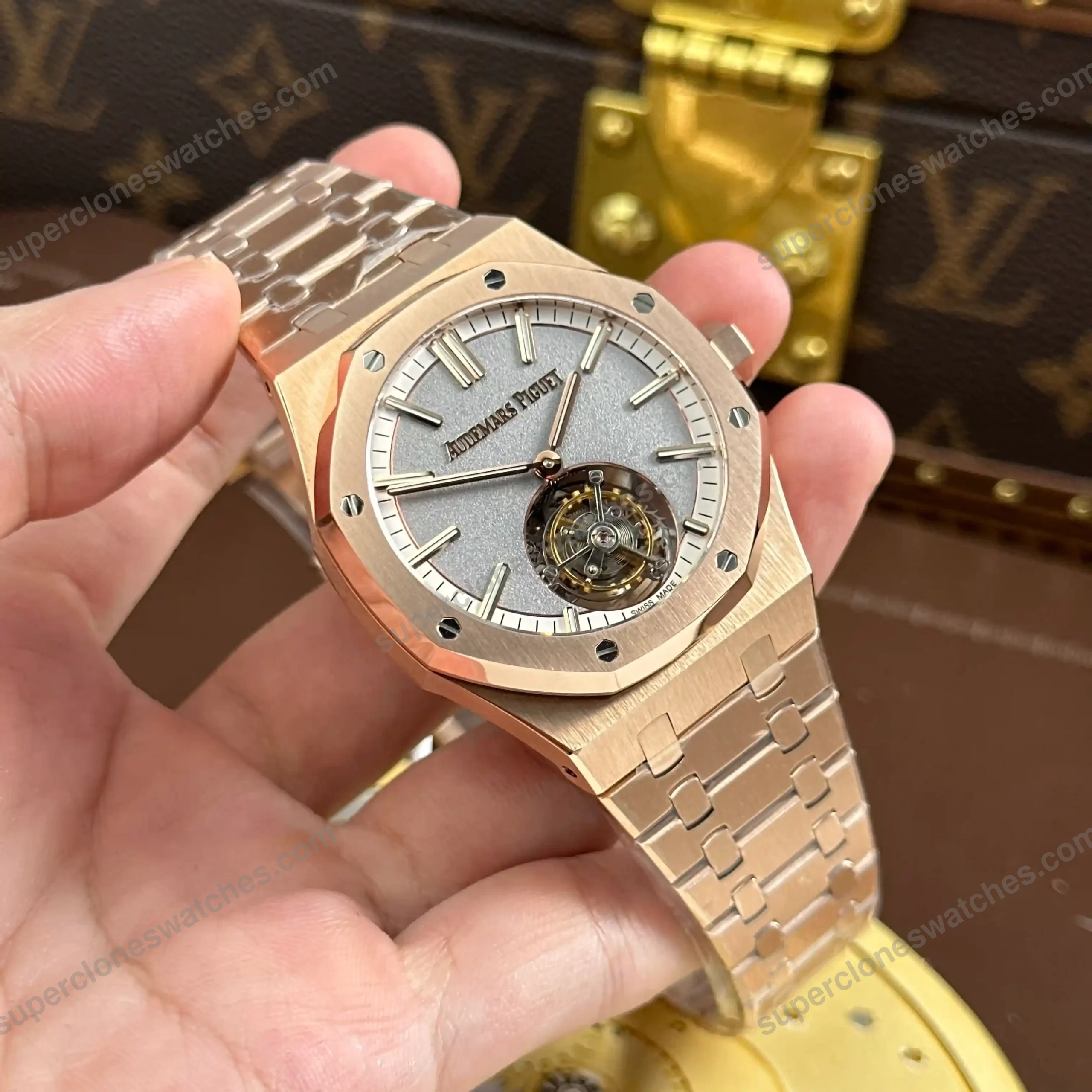 Super-Clone-Audemars-Piguet-Royal-Oak-Selfwinding-Flying-Tourbillon-26730OR.OO_.1-4