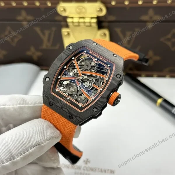 Dong-ho-Richard-Mille-RM67-02-Rep-11-vo-carbon-sieu-nhe-day-vai-nato-mau-cam-38.7x47-11-600x600-1