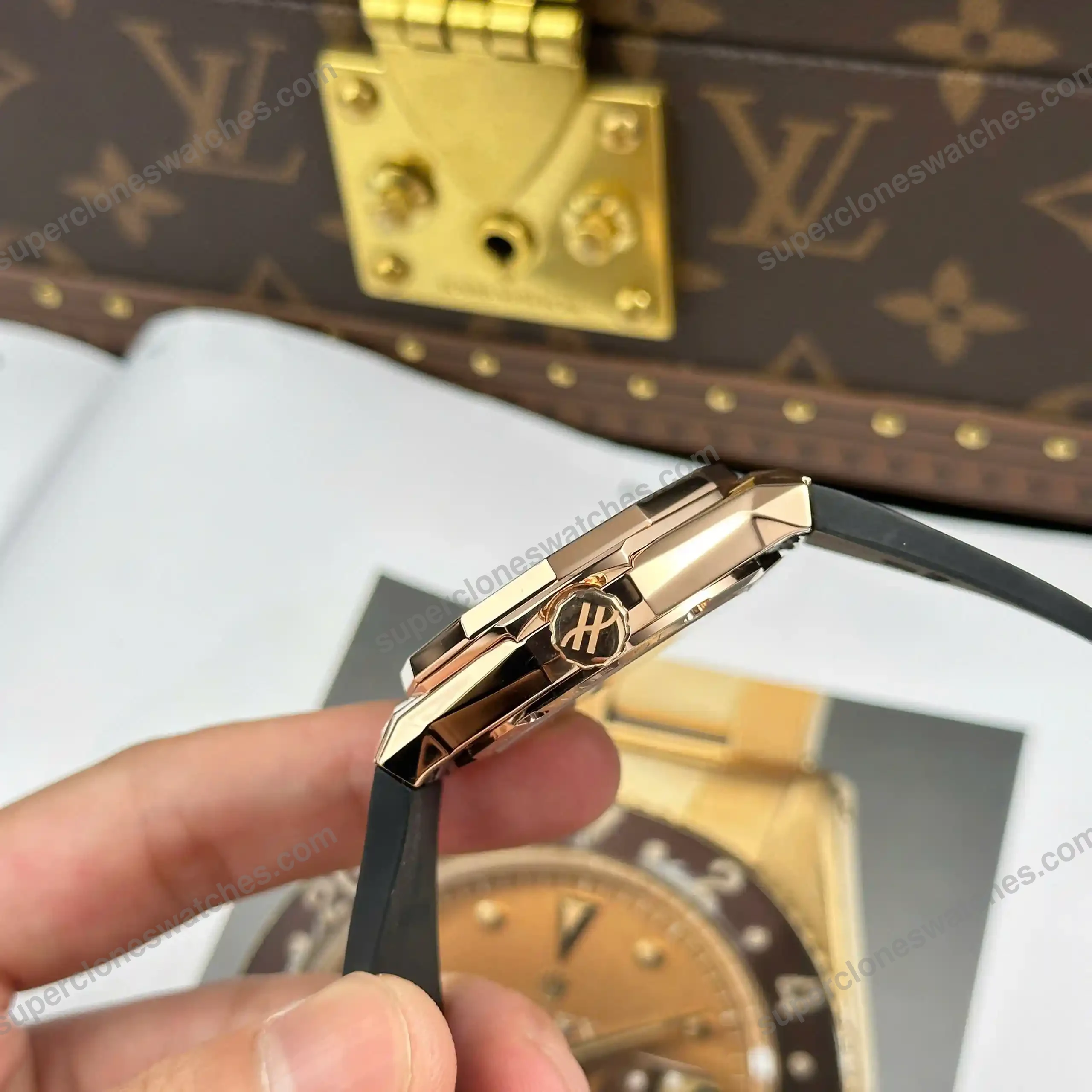 Super-Clone-Hublot-Classic-Fusion-Orlinski-King-Gold-Alternative-Pave-550.OS_.18-7