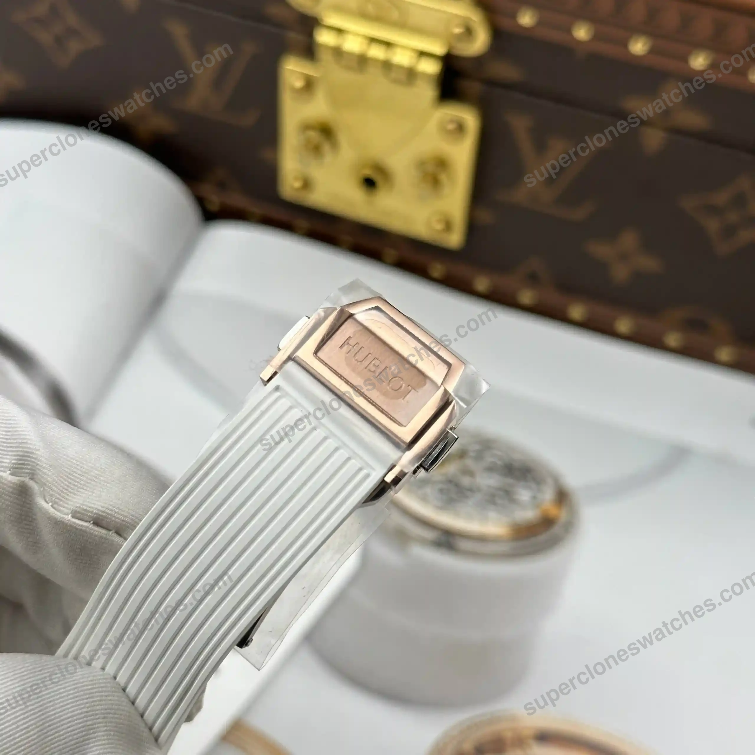 Super-Clone-Hublot-Spirit-Of-Big-Bang-Titanium-White-Diamonds-665.OE_.2080.RW_.120-10