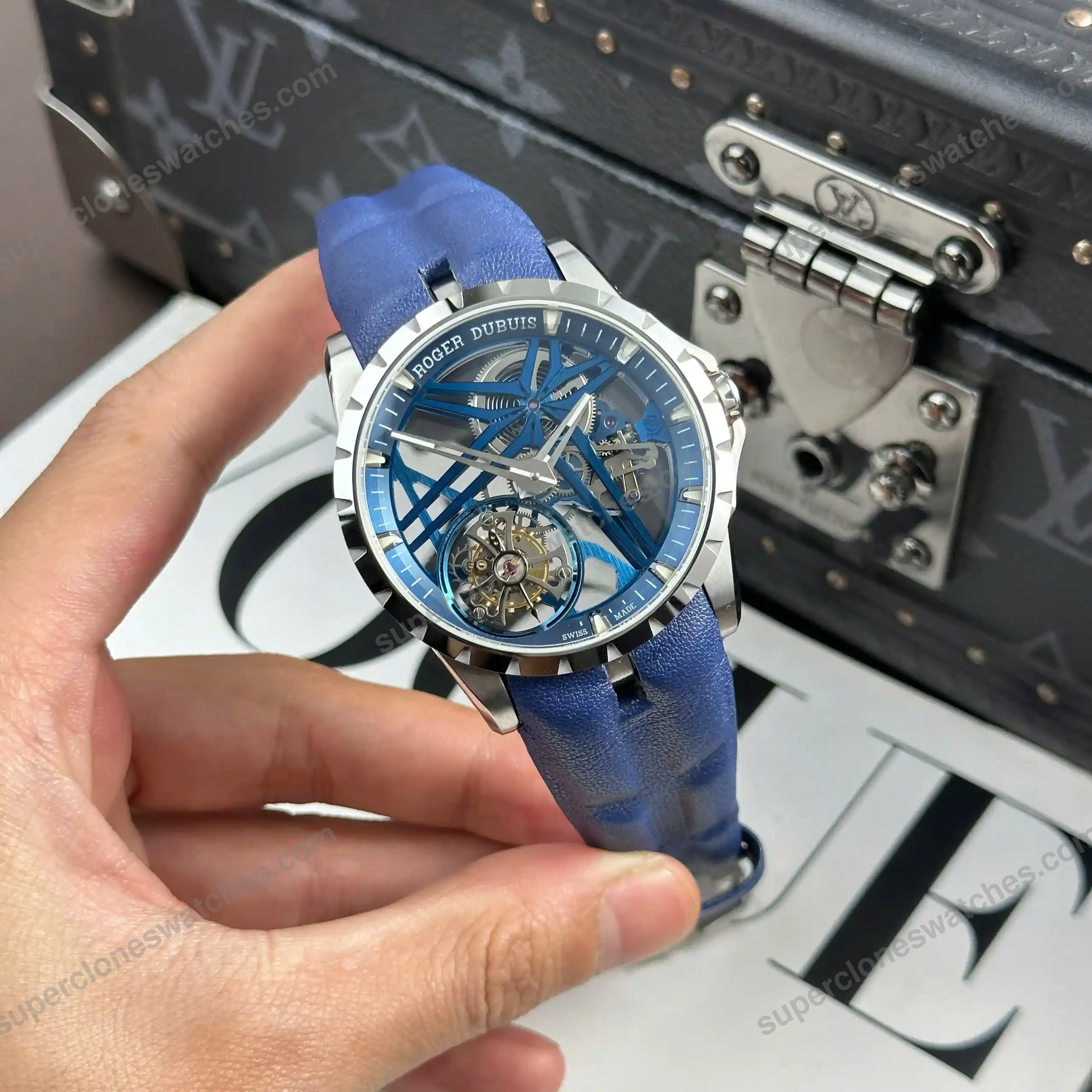 Super-Clone-Roger-Dubuis-Excalibur-Double-Tourbillon-Cobalt-RDDBEX1109-8211-3