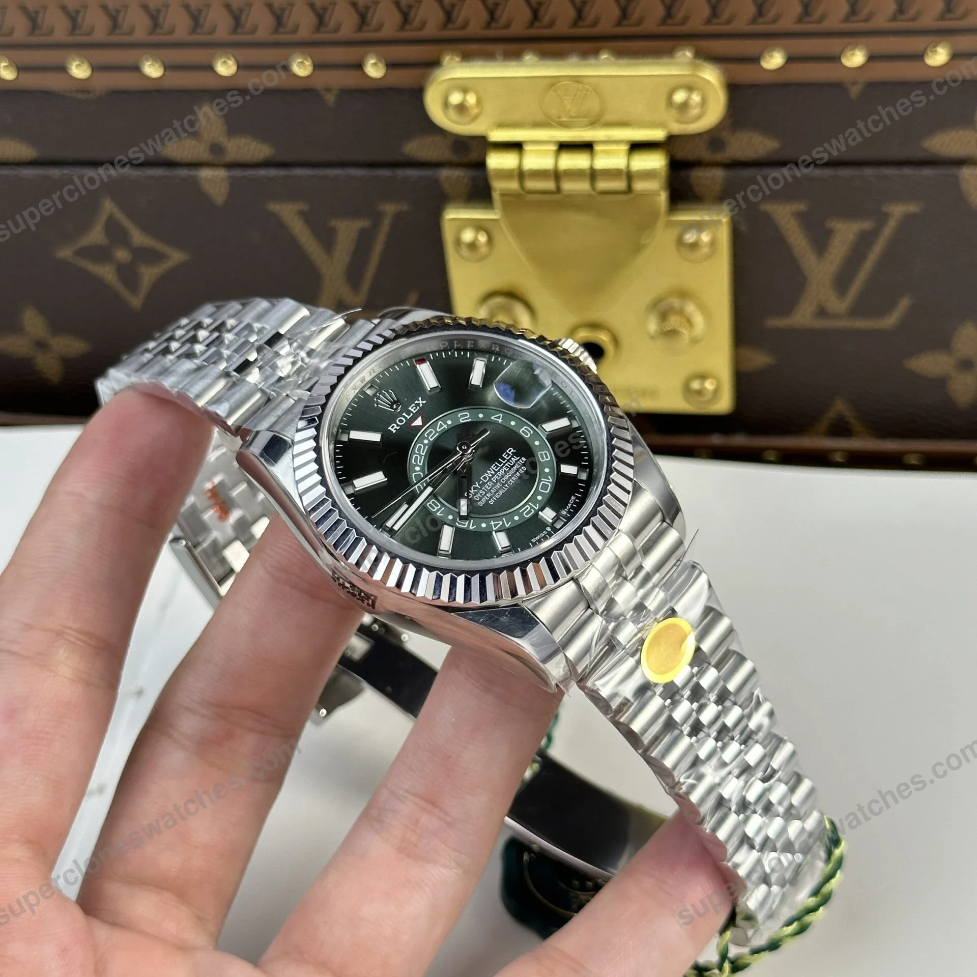 Super-Clone-Rolex-Sky-Dweller-Mint-green-Dial-336934-Jubilee-2