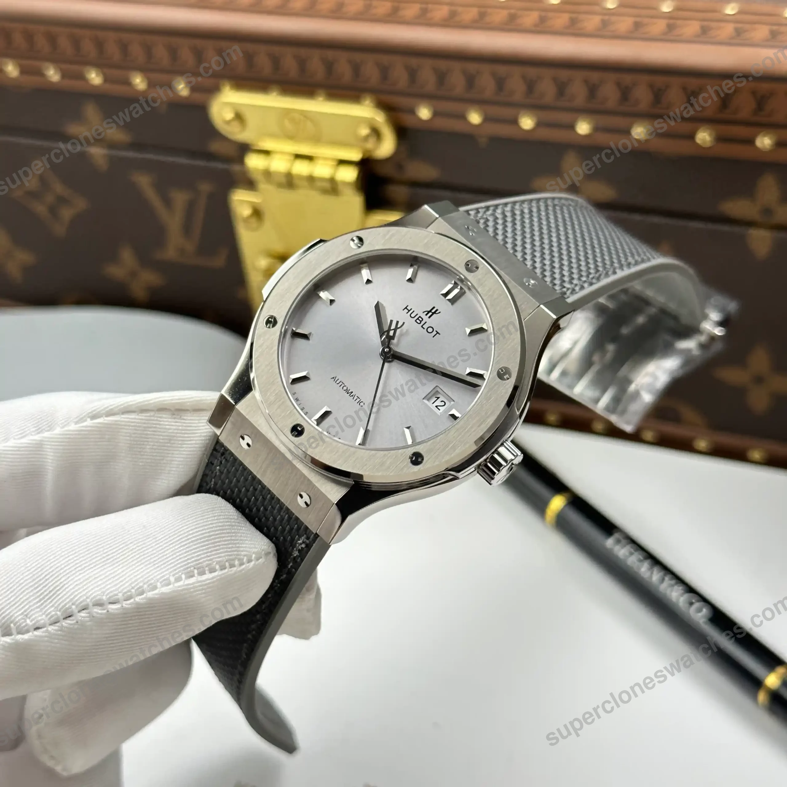 Super-Clone-Hublot-Classic-Fusion-Essential-Grey-42mm-Titanium-5