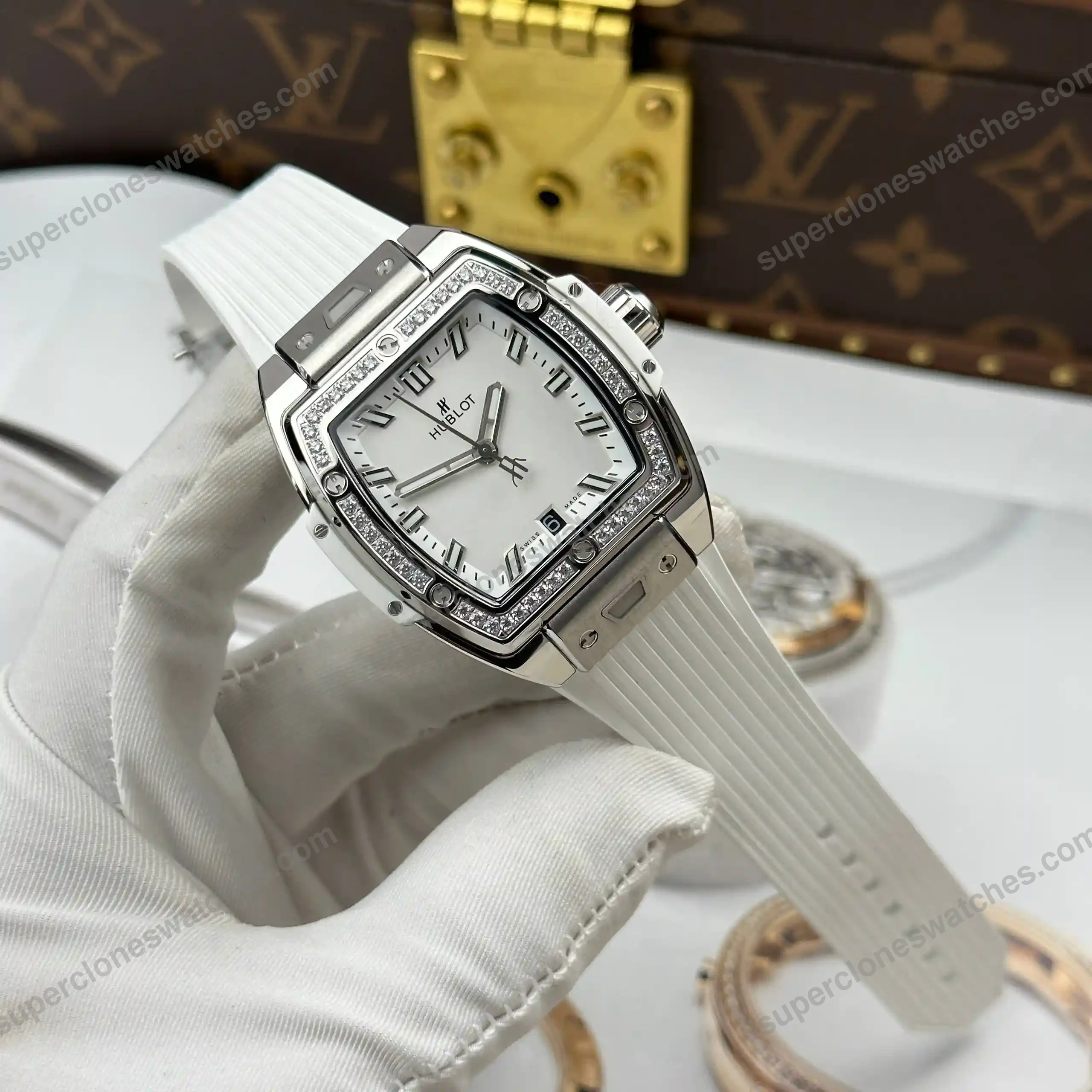 Super-Clone-Hublot-Spirit-Of-Big-Bang-Titanium-White-Diamonds-665.NE_.2010.RW_.120-4