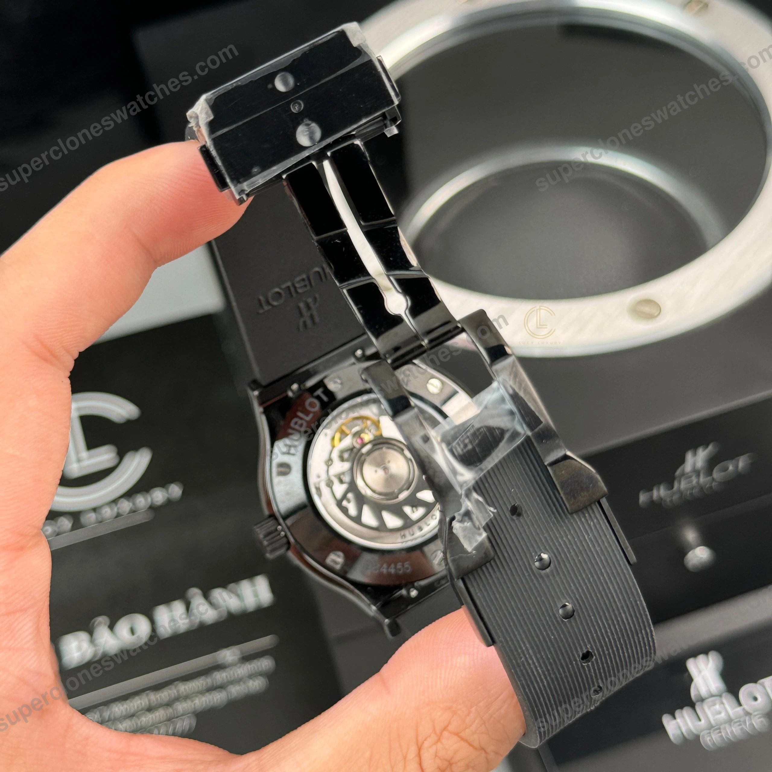 Super-Clone-Hublot-Classic-Fusion-Ceramic-Black-42mm-Carbon-Dial-JJZ-Base-6
