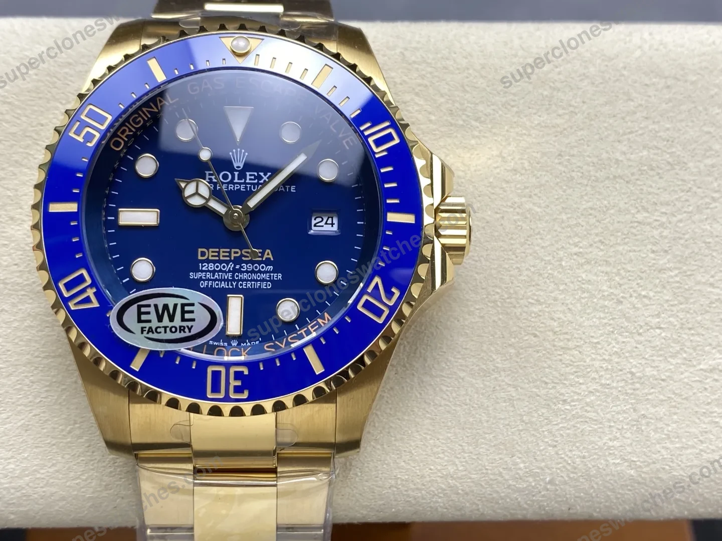 super-clone-rolex-deepsea-sea-dweller-136668lb-2024-view-1