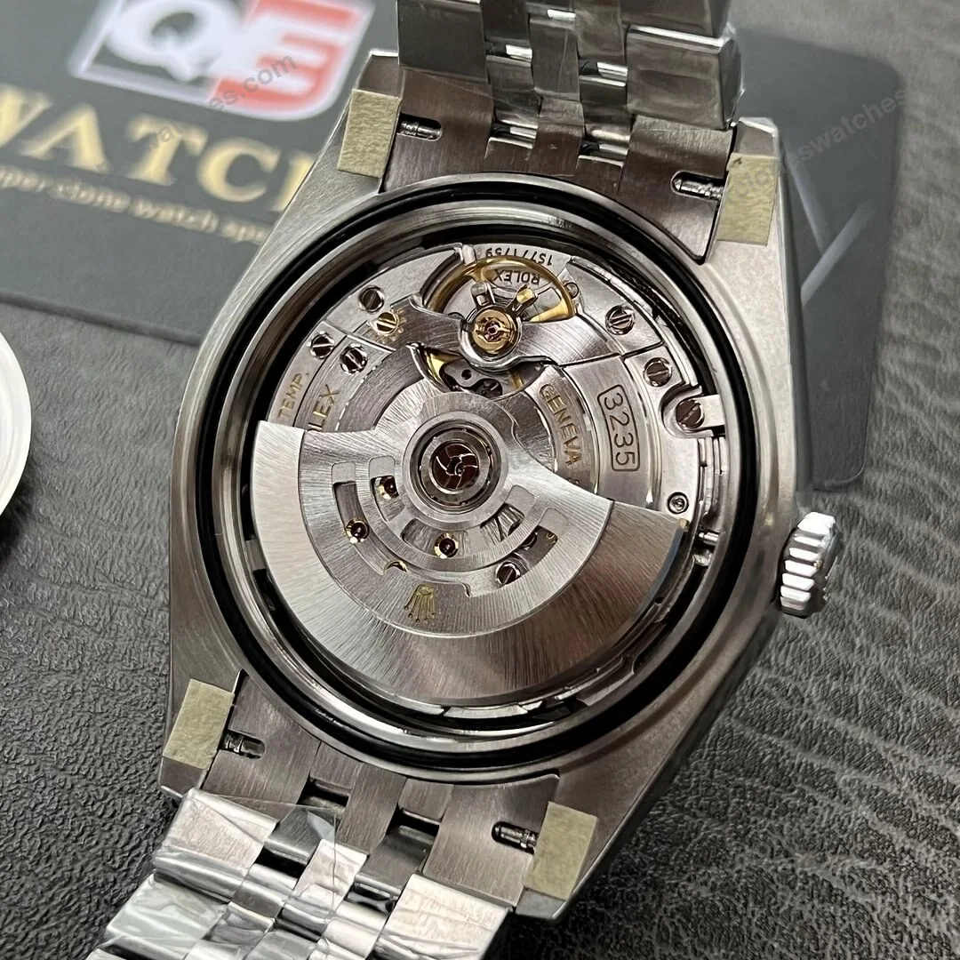 Super-Clone-Rolex-Datejust-Rhodium-Dial-126334-Jubilee-41-mm-9