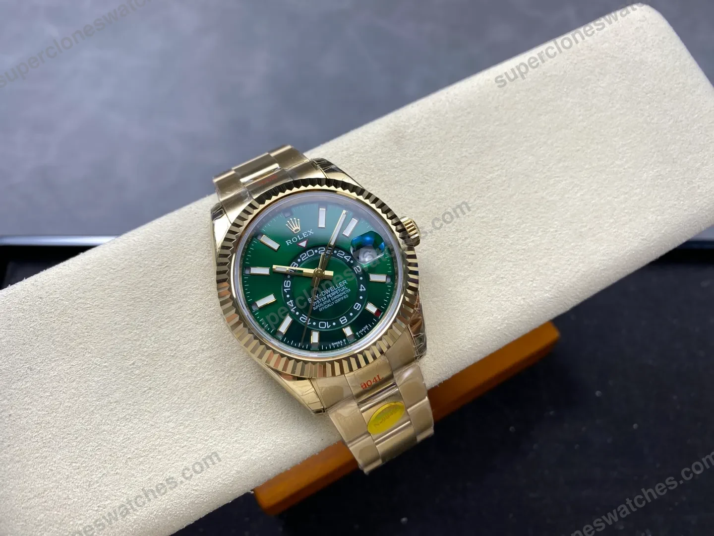 Super-Clone-Rolex-Sky-Dweller-Green-Dial-336938-Oyster-10