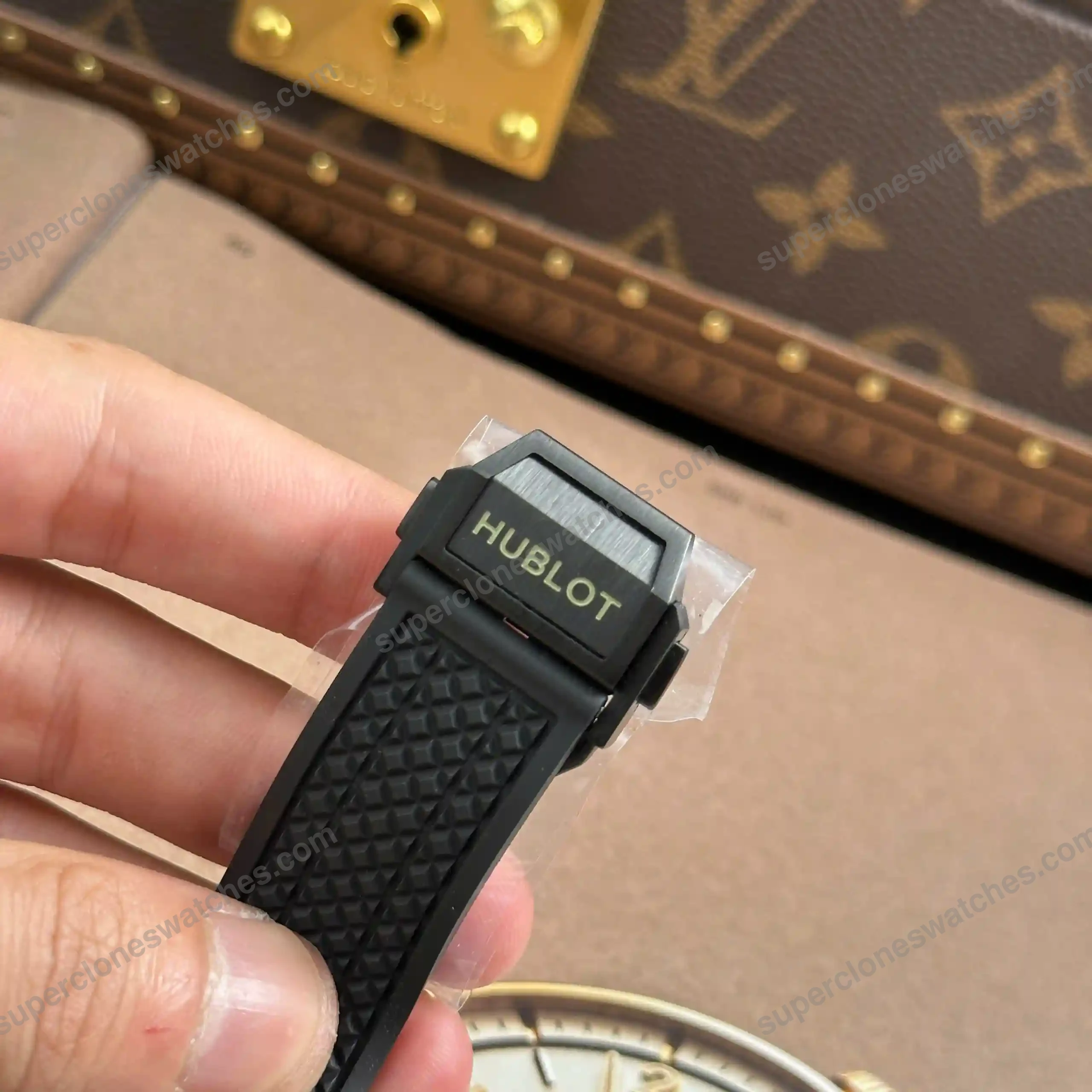 Super-Clone-Hublot-Big-Bang-20th-Anniversary-Red-Magic-Watch-431.CF_.1313.RX-43mm-9