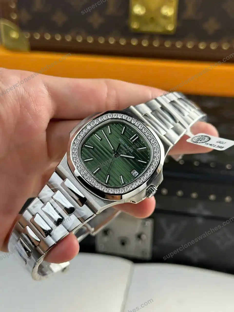 Super-Clone-Patek-Philippe-Patek-Nautilus-5713G-Green-Dial-40mm-Moissanite-–-H-2