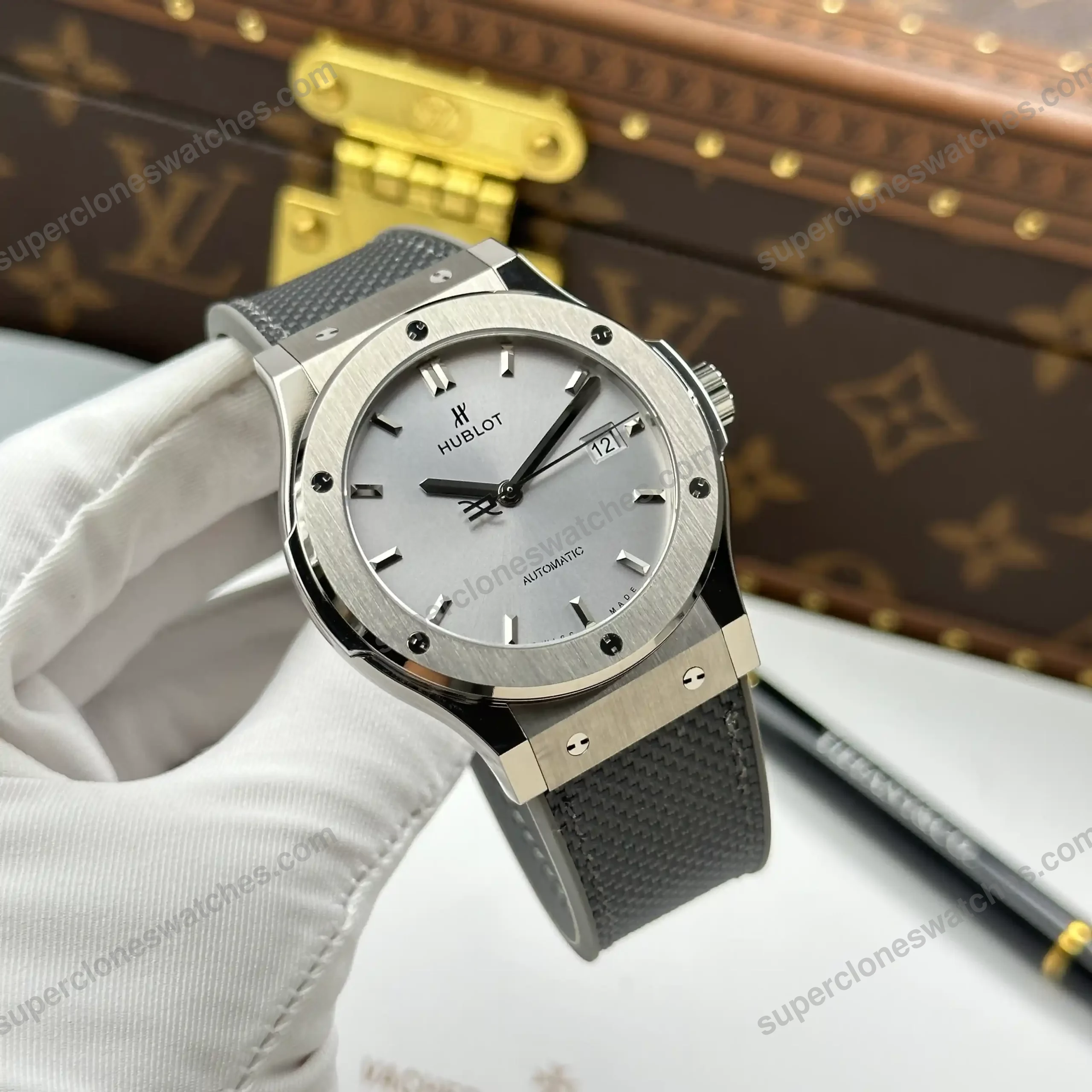 Super-Clone-Hublot-Classic-Fusion-Essential-Grey-42mm-Titanium-10