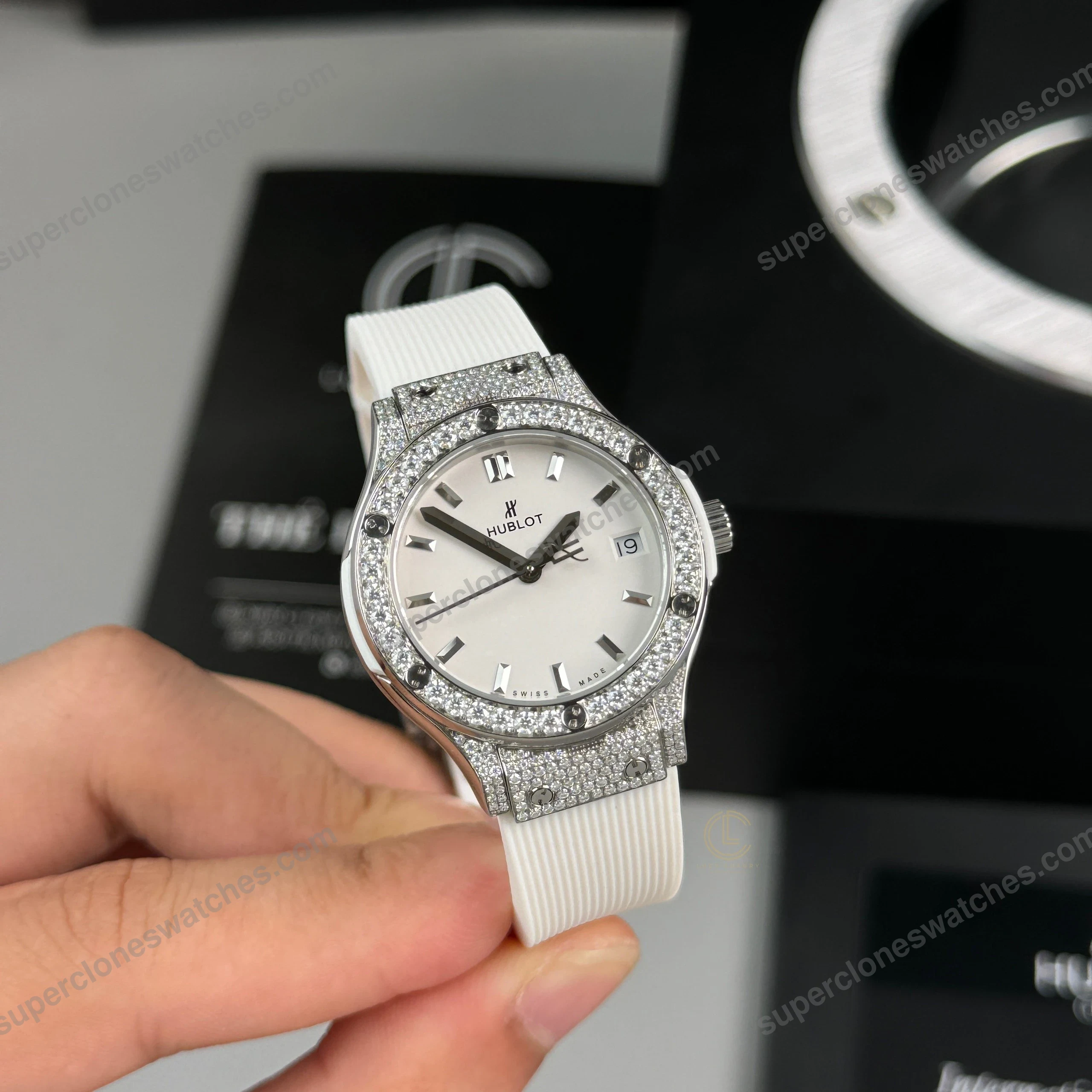 Super-Clone-Hublot-Classic-Fusion-Diamonds-Moissanite-Pave-33mm-White-Dial-–-H-3
