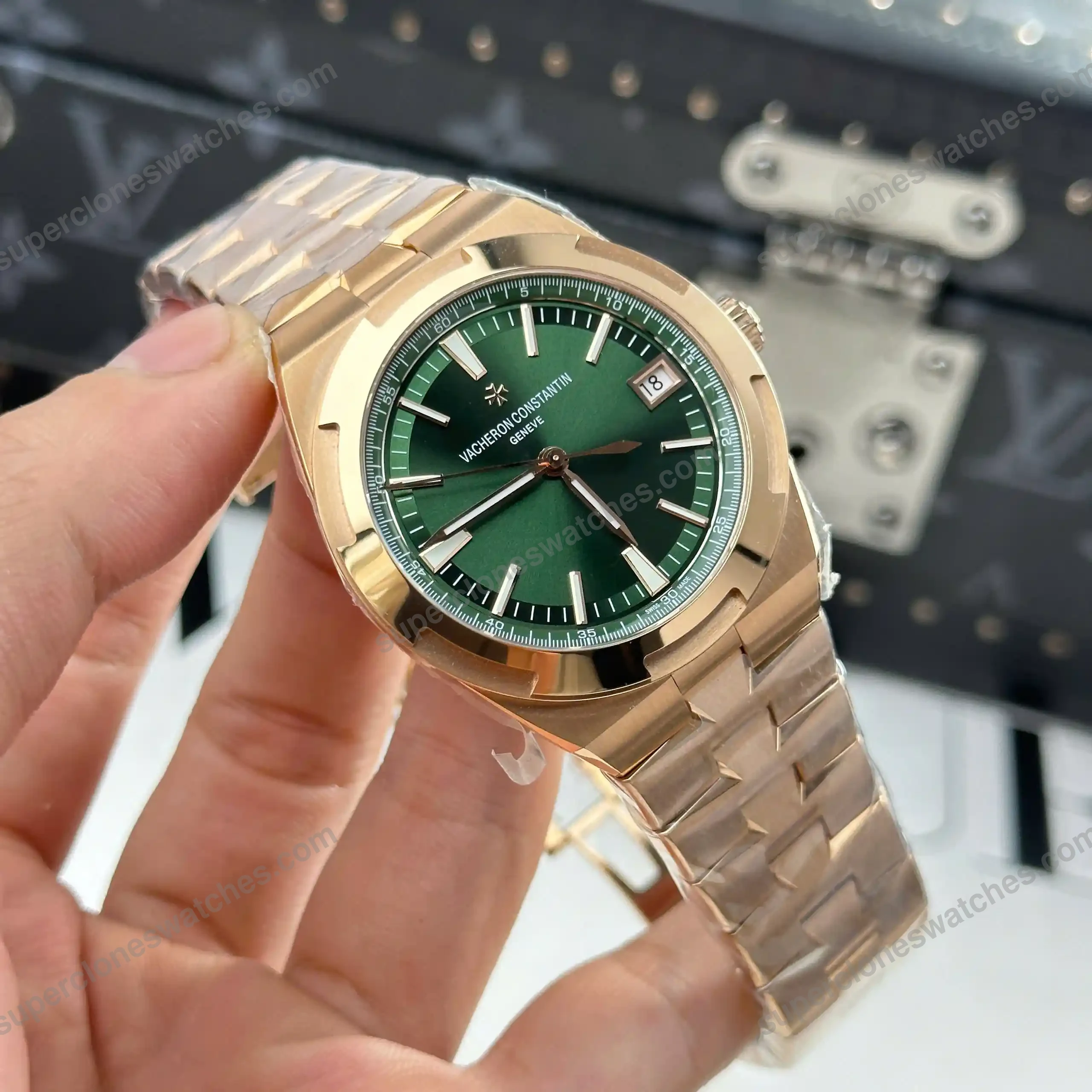 Super-Clone-Vacheron-Constantin-Overseas-4520V210R-B967-41mm-3