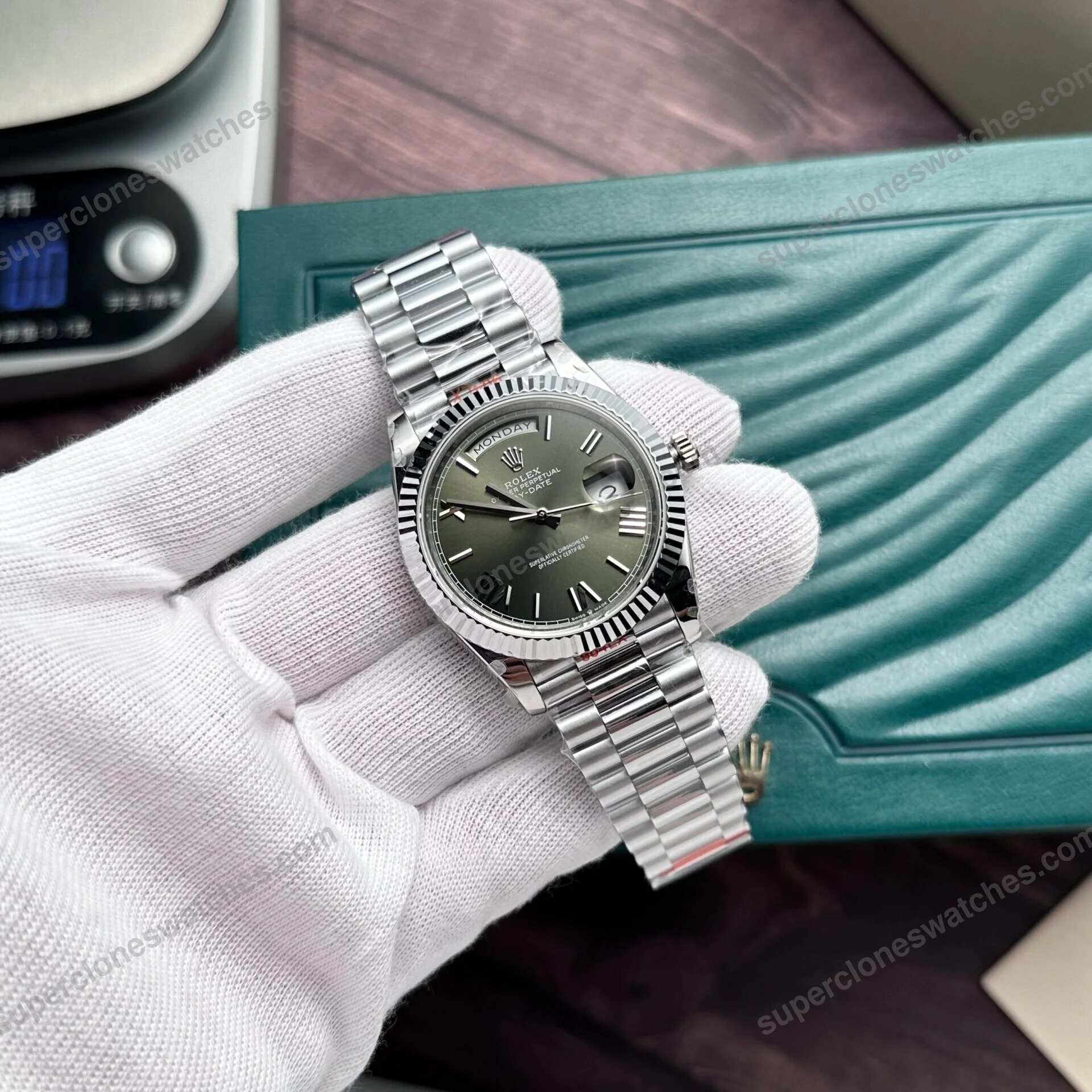 Super-Clone-Rolex-Day-Date-Olive-Green-Dial-228239-0033-40-mm-4