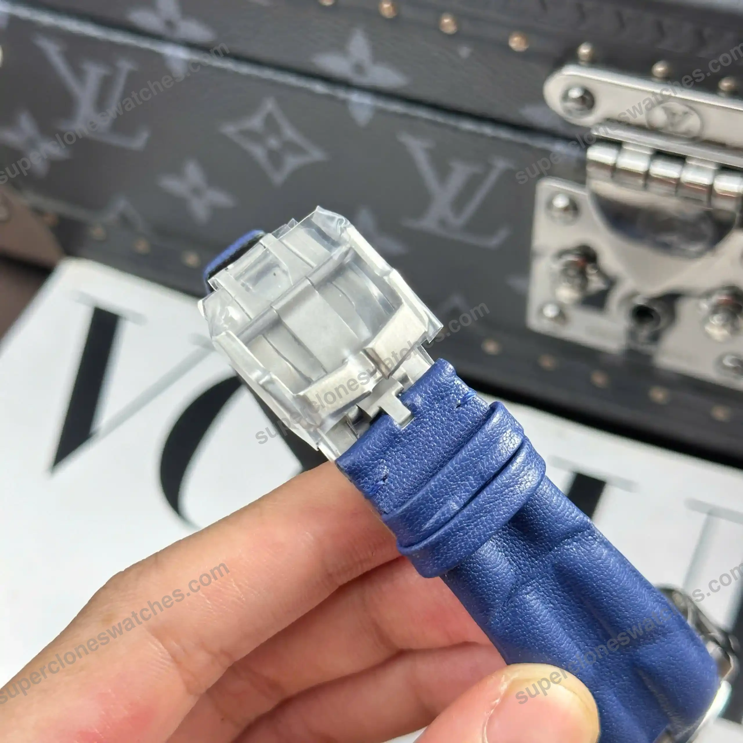 Super-Clone-Roger-Dubuis-Excalibur-Double-Tourbillon-Cobalt-RDDBEX1109-8211-10