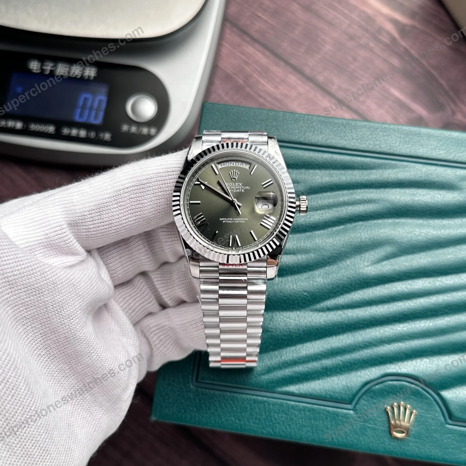 Super-Clone-Rolex-Day-Date-Olive-Green-Dial-228239-0033-40-mm-2