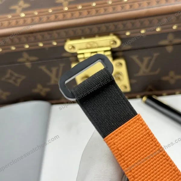 Dong-ho-Richard-Mille-RM67-02-Rep-11-vo-carbon-sieu-nhe-day-vai-nato-mau-cam-38.7x47-2-600x600-1
