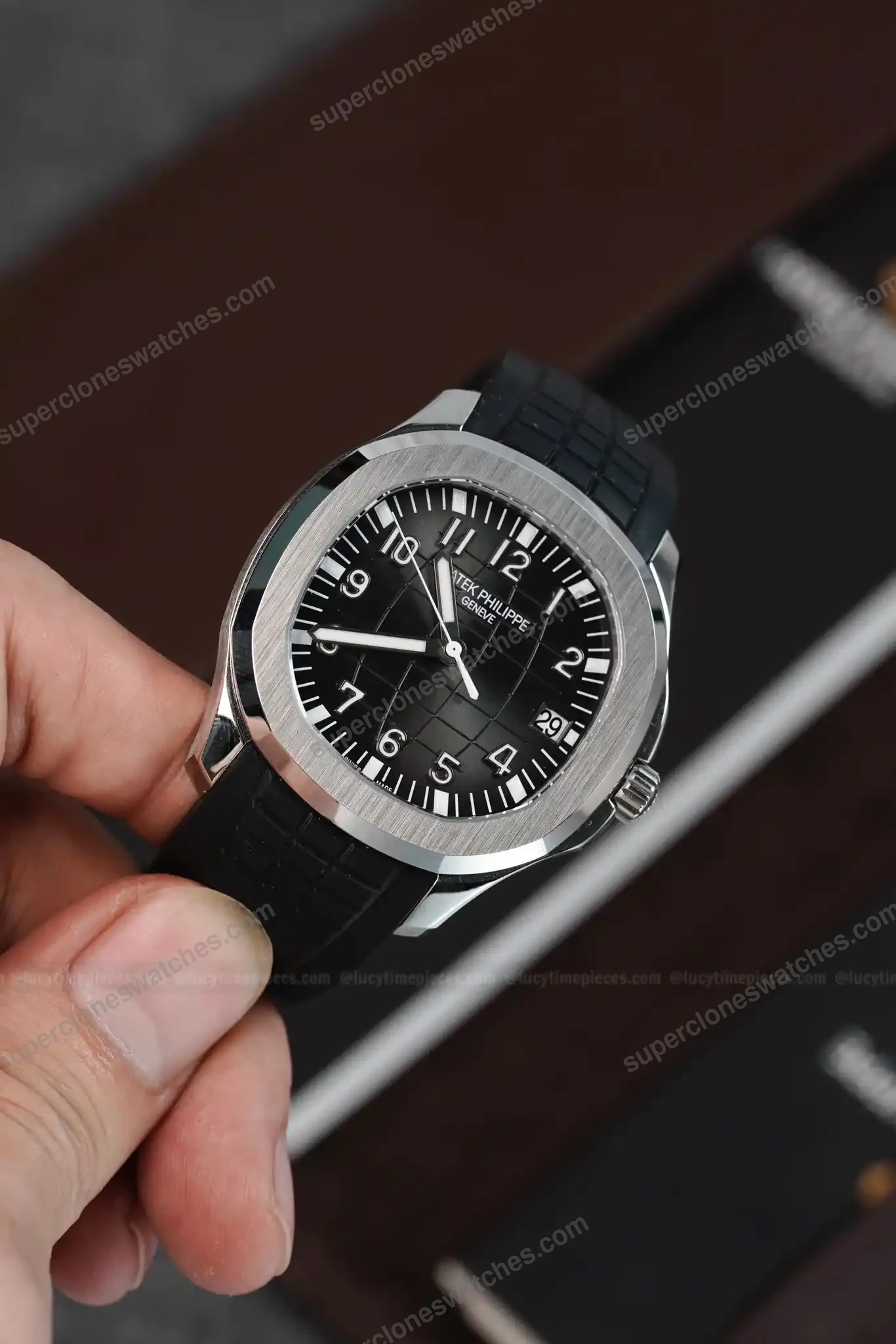 Super-Clone-Patek-Philippe-Aquanaut-5167A-001-40mm-4
