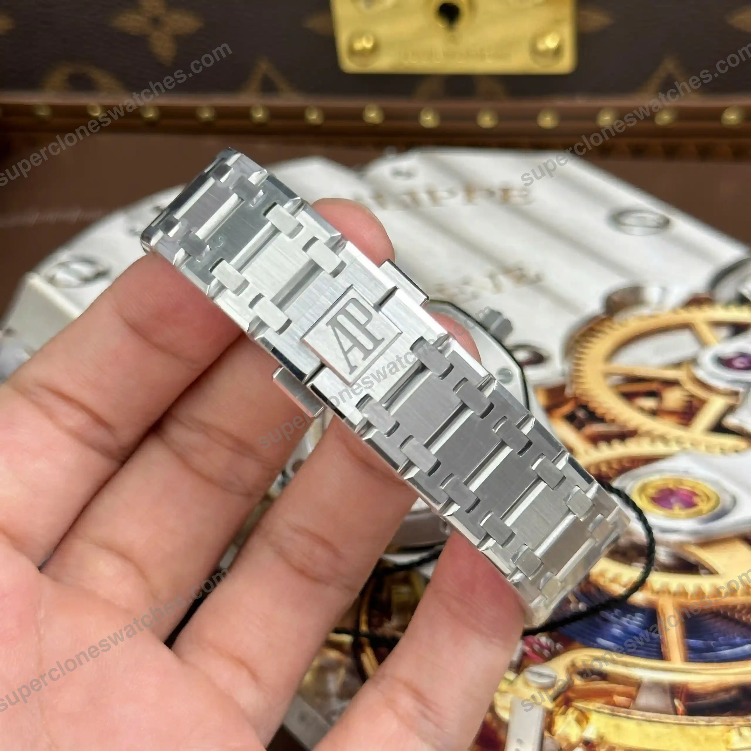Super-Clone-Audemars-Piguet-Royal-Oak-Openworked-Extra-Thin-16204ST.OO_.1240ST.01-9