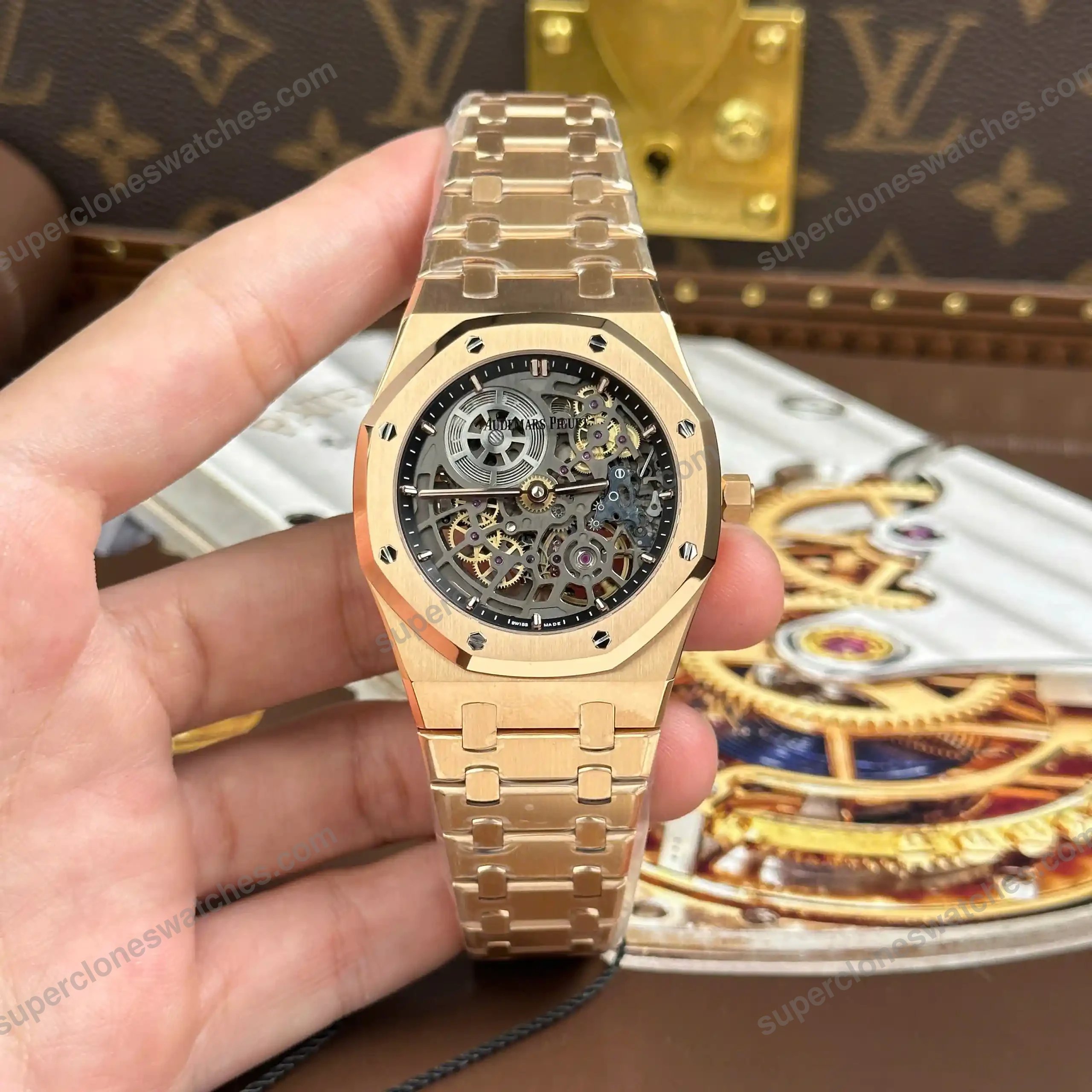 Super-Clone-Audemars-Piguet-Royal-Oak-Jumbo-Extra-thin-Openworked-16204OR.OO_.124-2