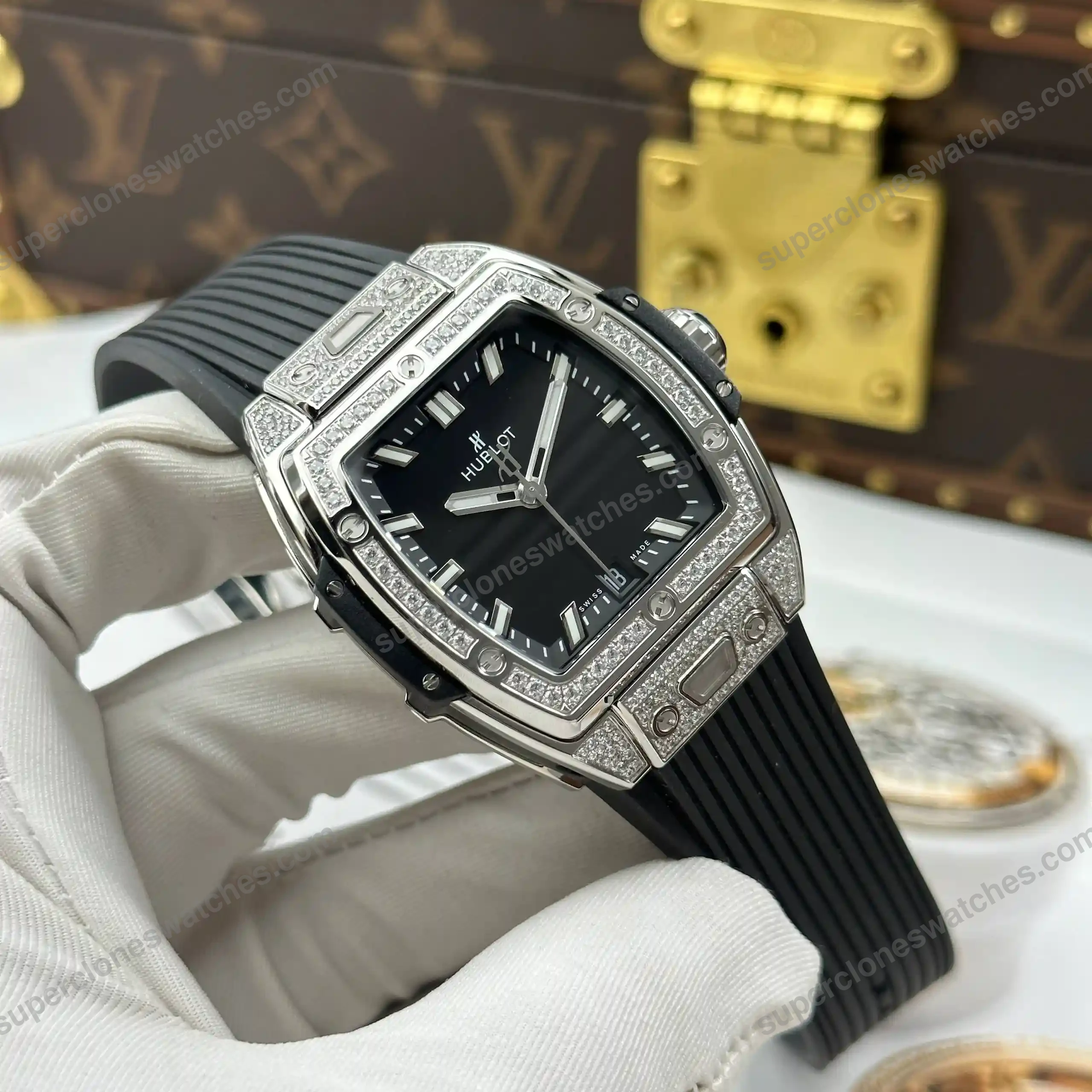Super-Clone-Hublot-Spirit-Of-Big-Bang-Black-Titanium-Pave-665.NX_.1170.LR_.1604-4
