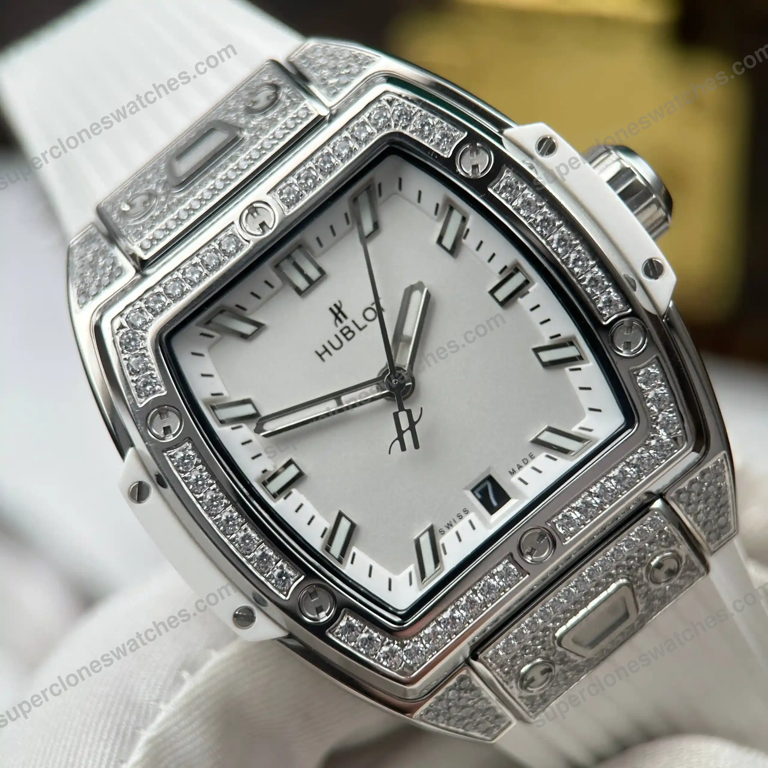 Super-Clone-Hublot-Spirit-Of-Big-Bang-Titanium-White-Diamonds-665.NE_.2010.LR_.160-6