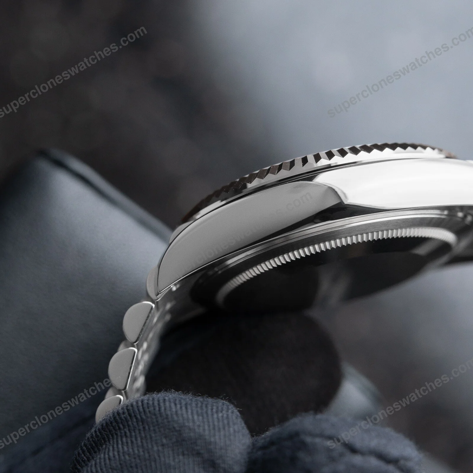 Super-Clone-Rolex-Sky-Dweller-Bright-black-Dial-336934-Jubilee-11