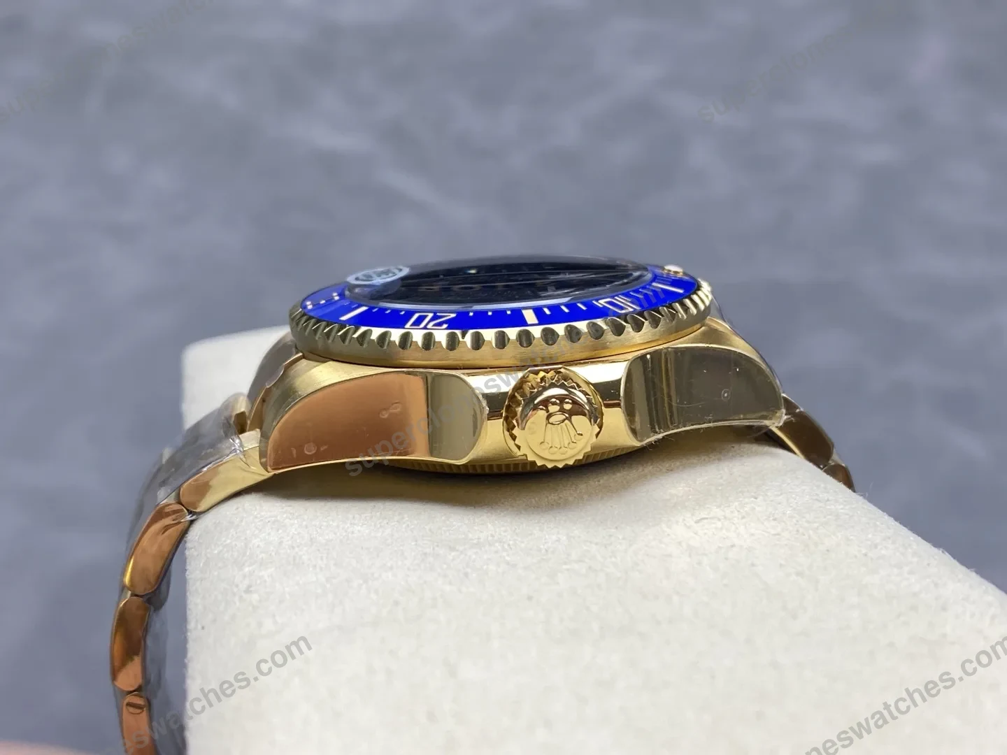 super-clone-rolex-deepsea-sea-dweller-136668lb-2024-view-7