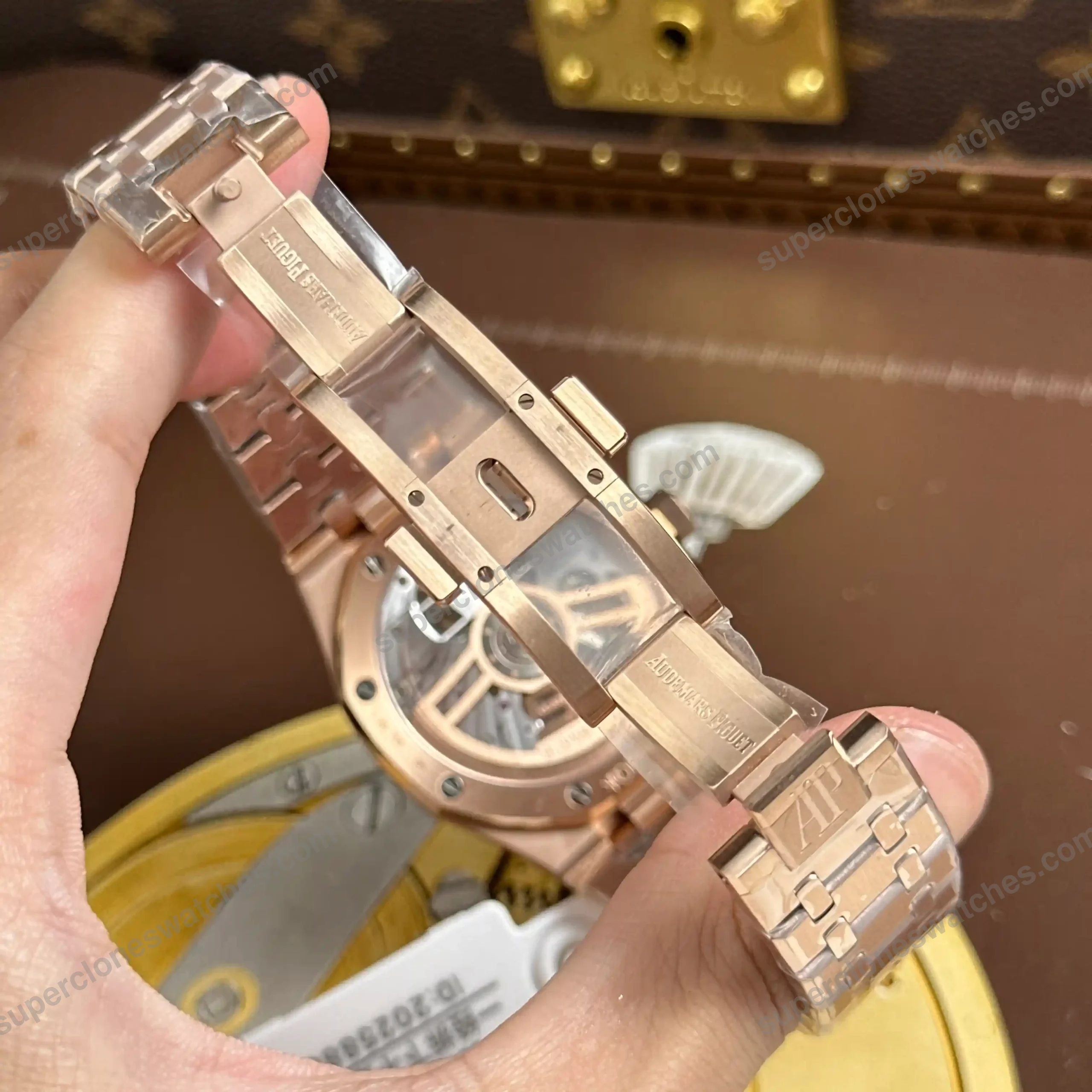 Super-Clone-Audemars-Piguet-Royal-Oak-Selfwinding-Flying-Tourbillon-26730OR.OO_.1-10