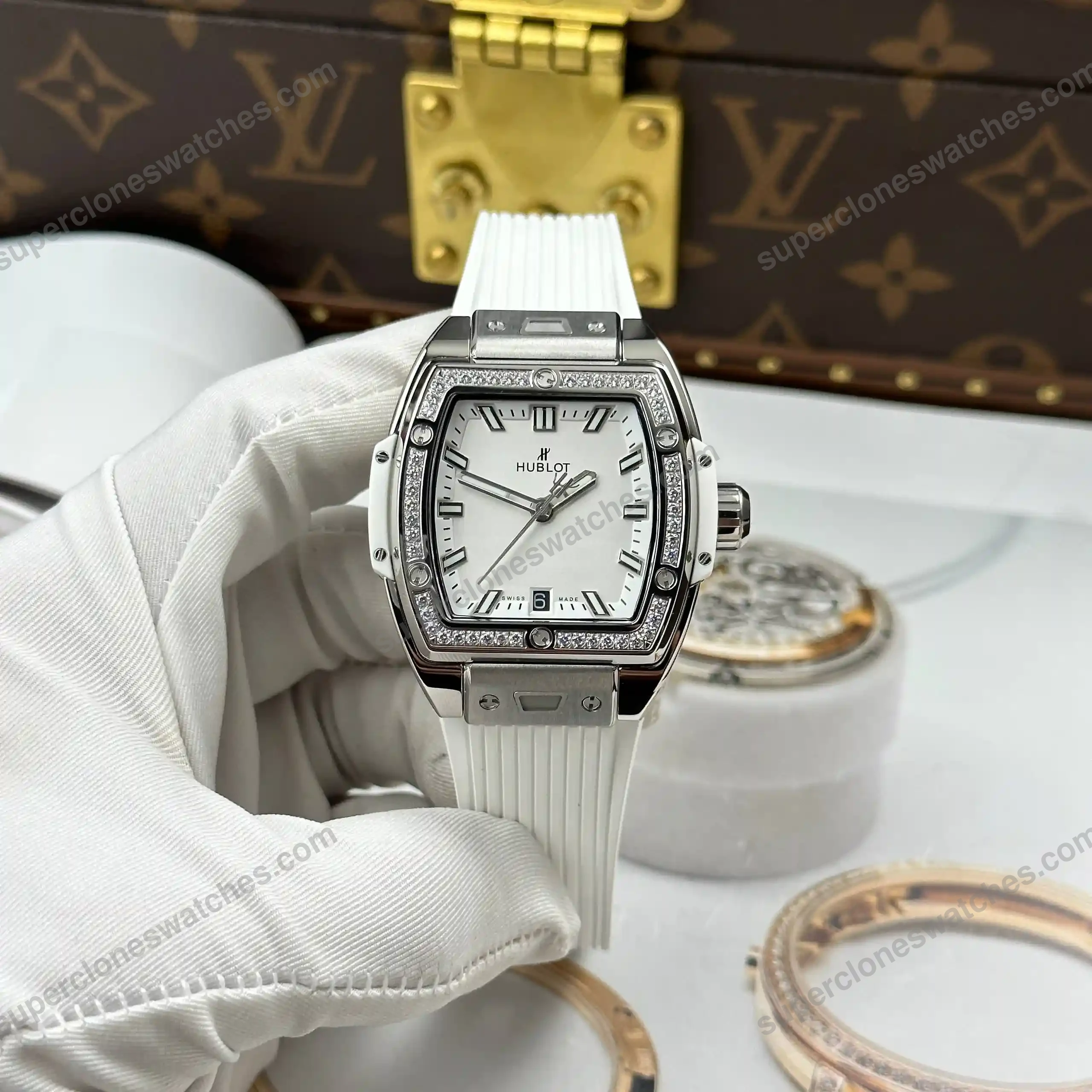 Super-Clone-Hublot-Spirit-Of-Big-Bang-Titanium-White-Diamonds-665.NE_.2010.RW_.120-2