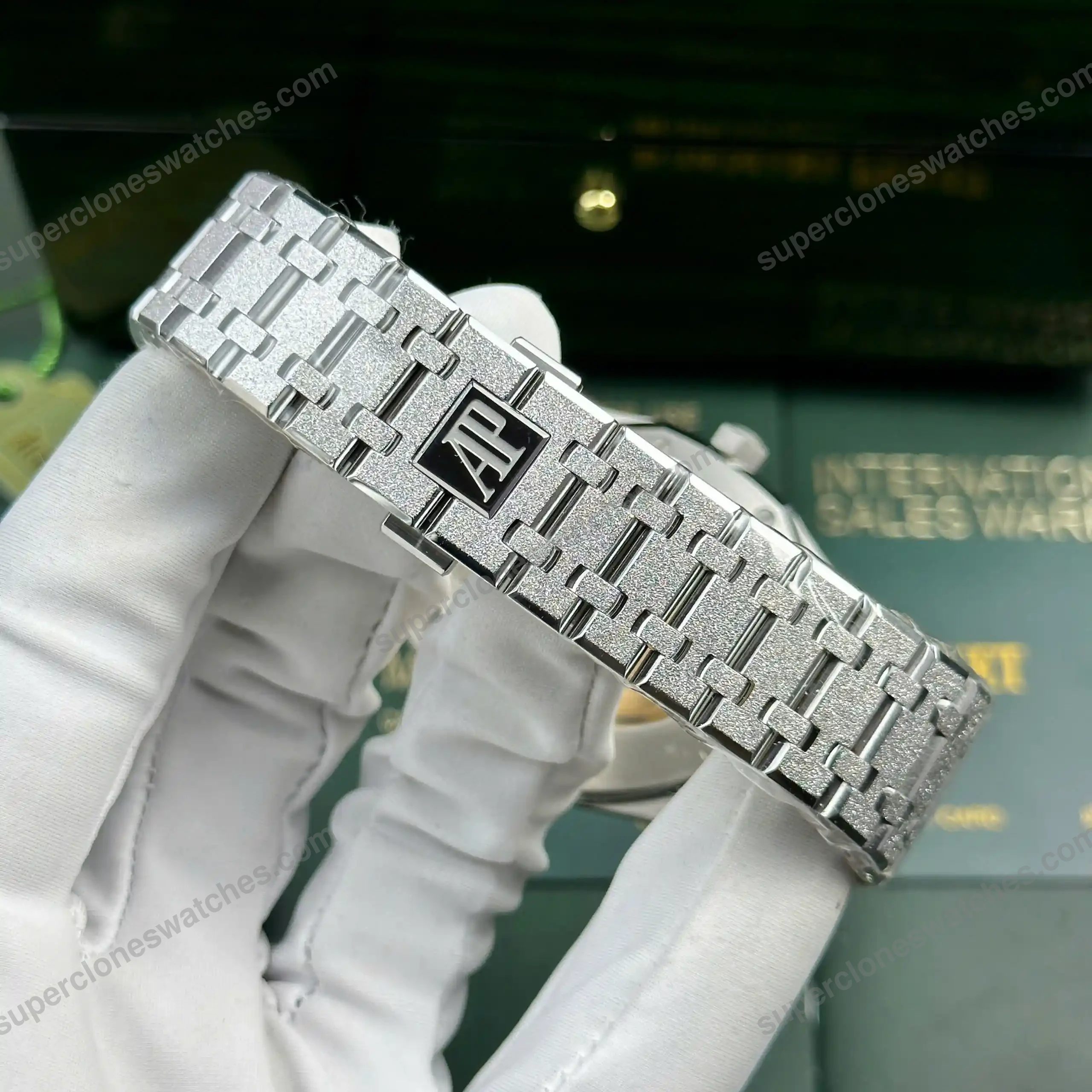 Super-Clone-Audemars-Piguet-Royal-Oak-Frosted-Gold-15410BC.GG_.1224BC.01-41mm-8-5
