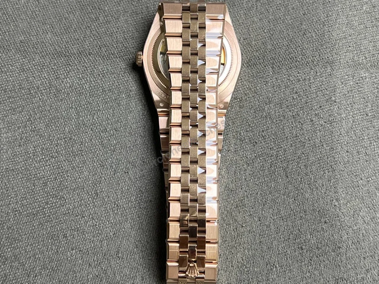 Super-Clone-Rolex-Land-Dweller-40-mm-Everose-gold-2025-4