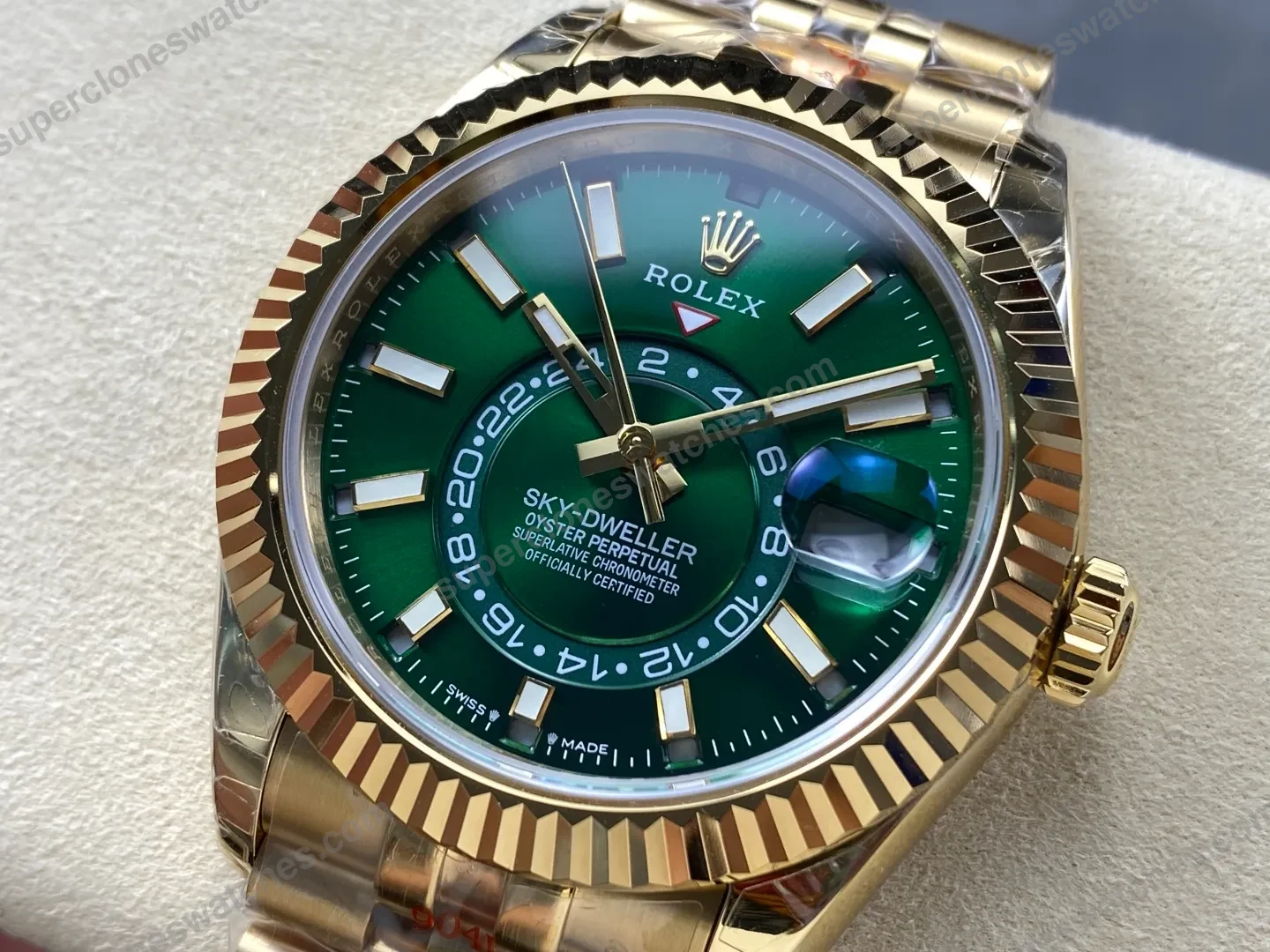Super-Clone-Rolex-Sky-Dweller-Green-Dial-336938-Jubilee-4