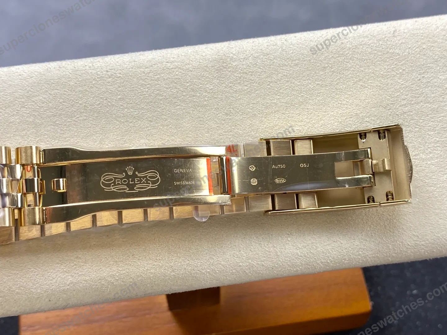 Super-Clone-Rolex-Sky-Dweller-Green-Dial-336938-Jubilee-8