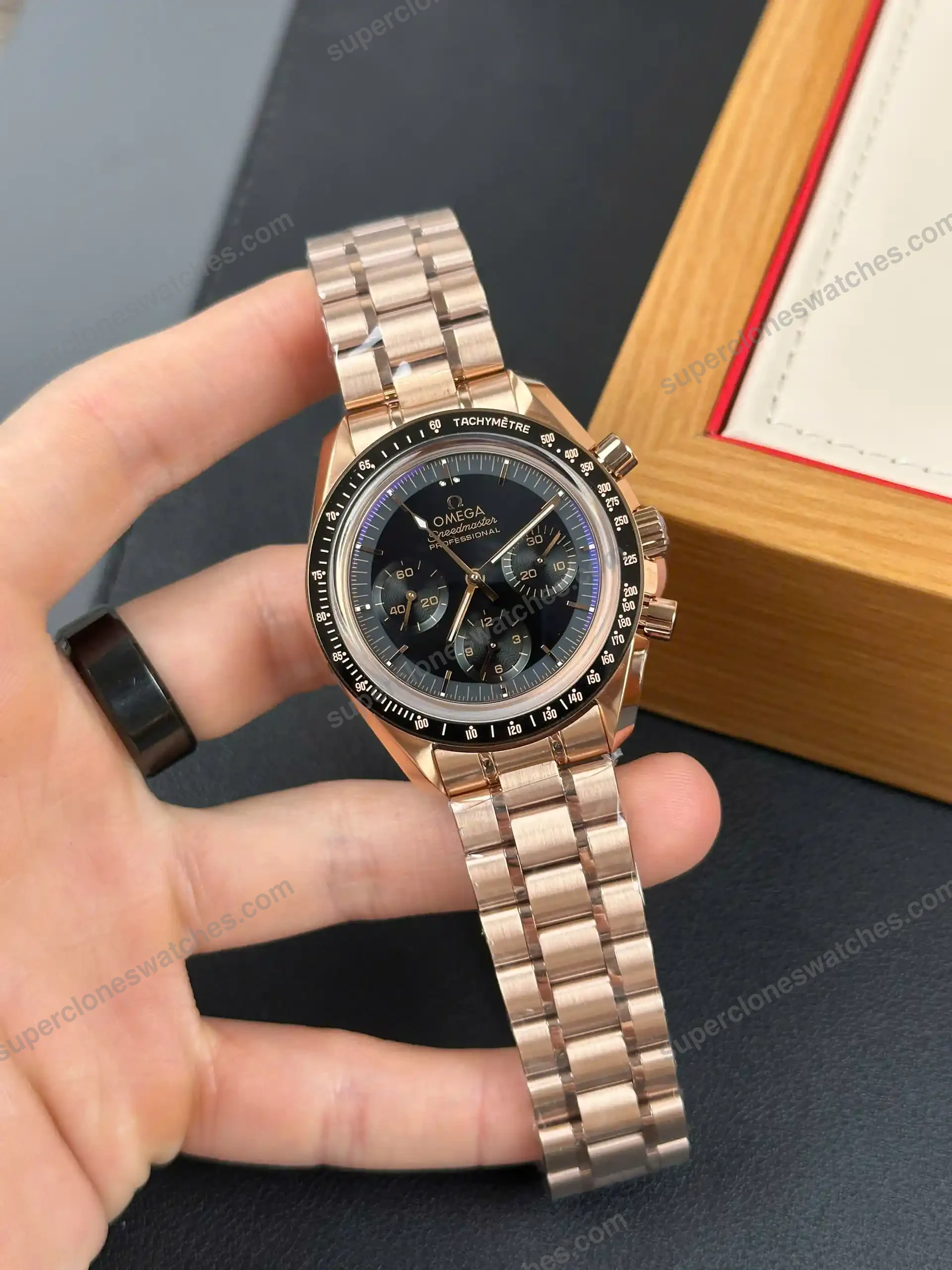 Super-Clone-Omega-Speedmaster-Moonwatch-Professional-310.60.42.50.01.001-42mm-2