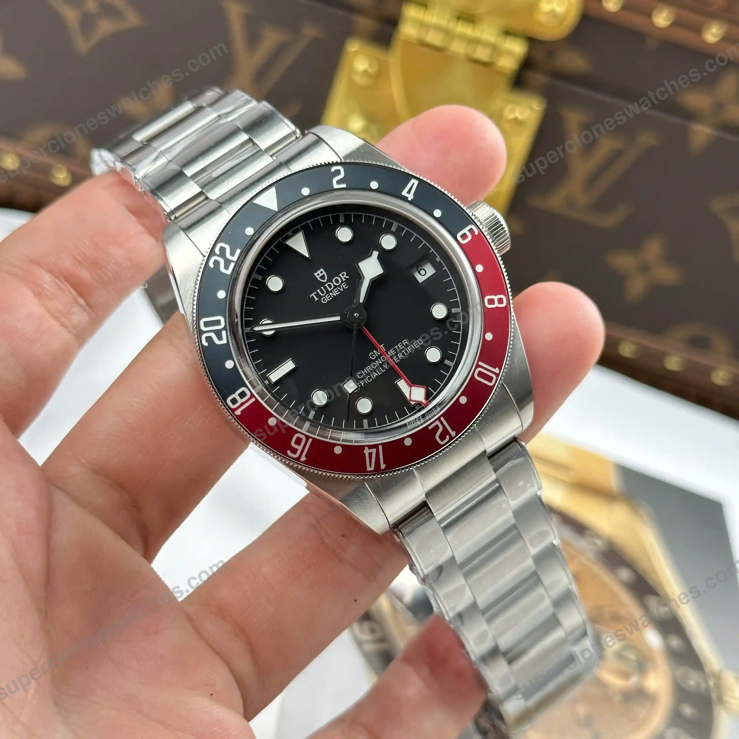 Super-Clone-Tudor-Black-Bay-Gmt-M79830RB-0001-41mm-4