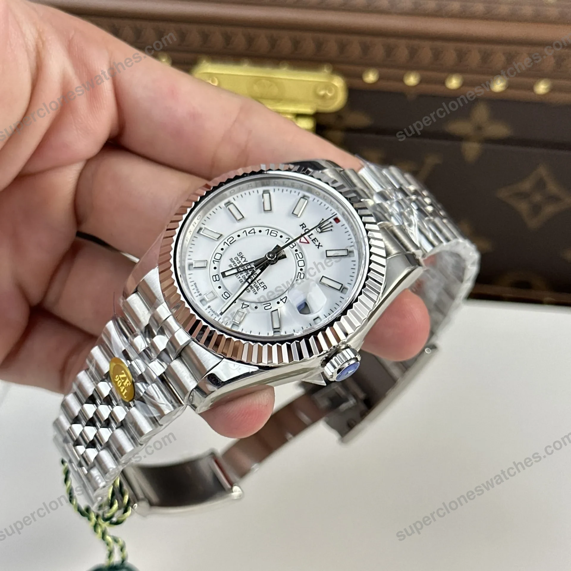 Super-Clone-Rolex-Sky-Dweller-Intense-white-Dial-336934-Jubilee-5