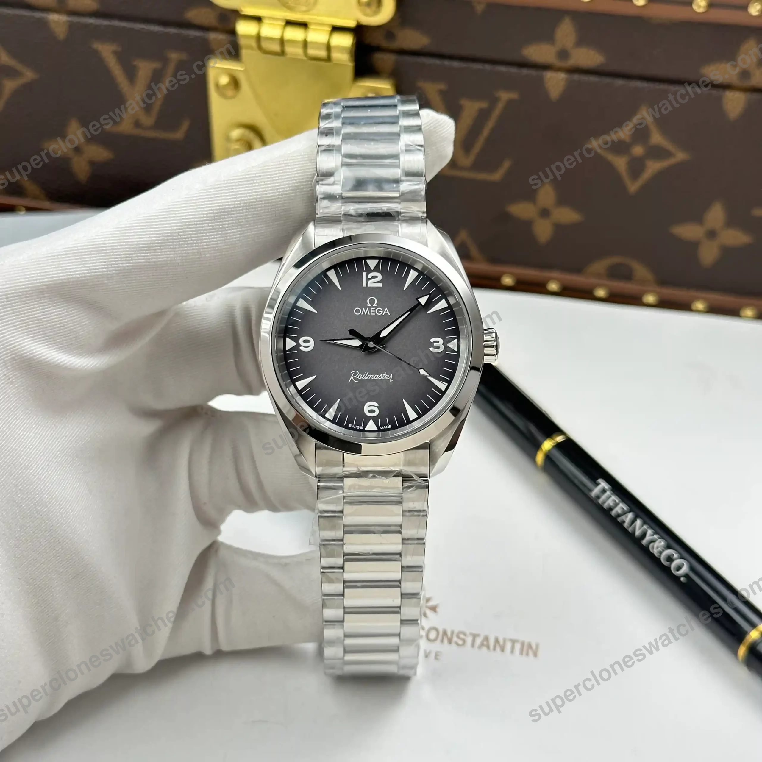 Super-Clone-Omega-Seamaster-Railmaster-38-MM-235.10.38.20.06.001-38mm-8211-2