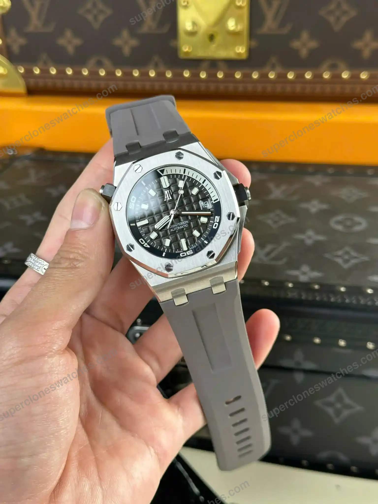 Super-Clone-Audemars-Piguet-Royal-Oak-Offshore-Diver-15720ST-42mm-Grey-Dial-82-2