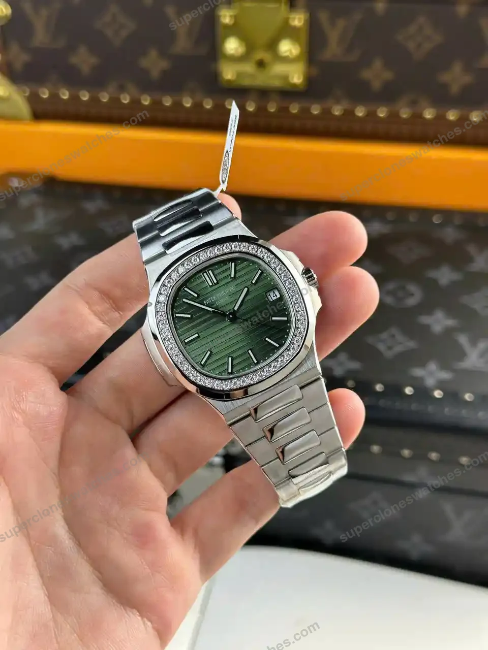 Super-Clone-Patek-Philippe-Patek-Nautilus-5713G-Green-Dial-40mm-Moissanite-–-H-3