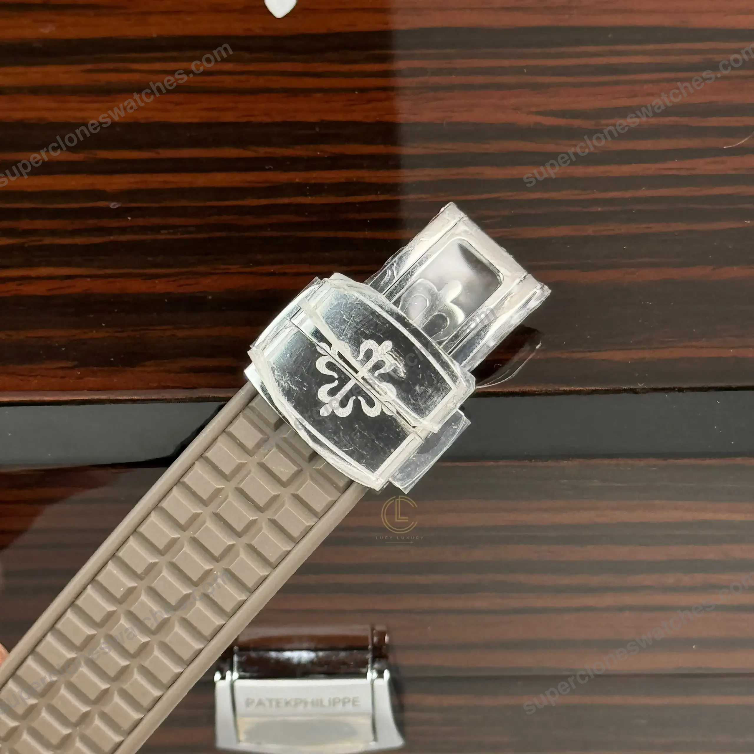 Super-Clone-Patek-Philippe-Aquanaut-5067A-025-35.6mm-Diamond-Bezel-Moissanite-St-5