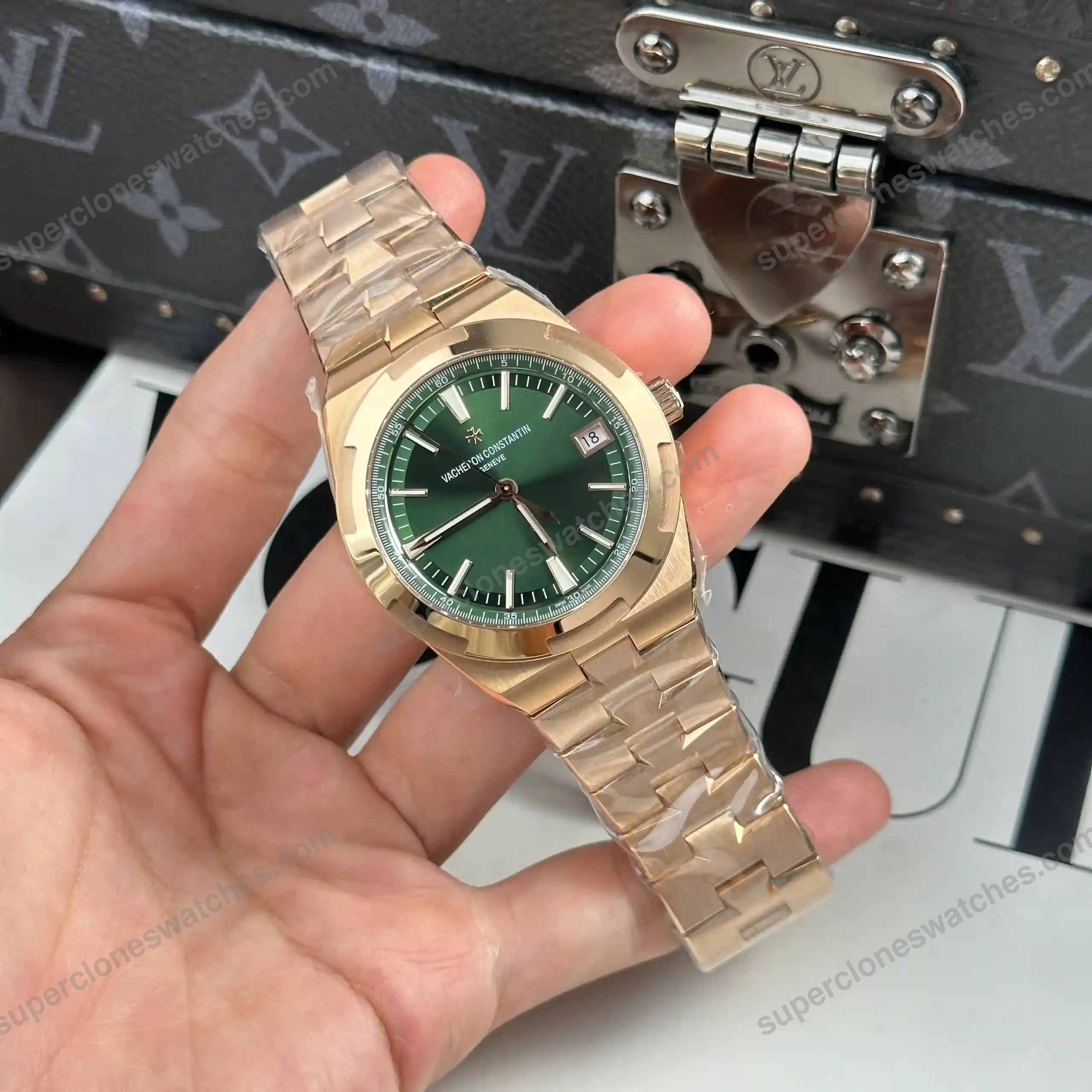 Super-Clone-Vacheron-Constantin-Overseas-4520V210R-B967-41mm-4